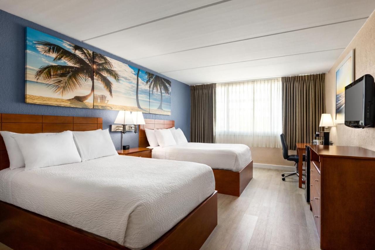 Double Room with Roll-In Shower - Disability Access / Non Smoking,1333411478:JPEG