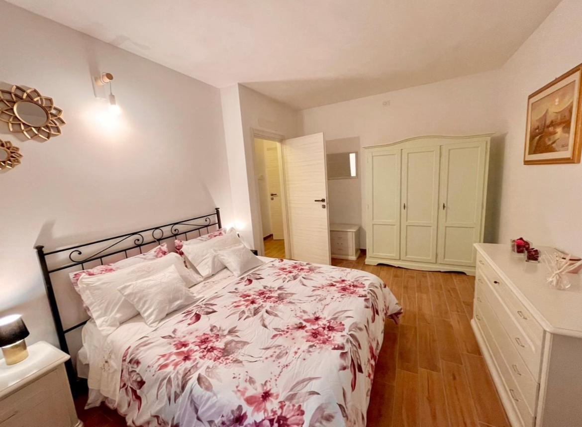 One-Bedroom Apartment,1346549843:JPEG