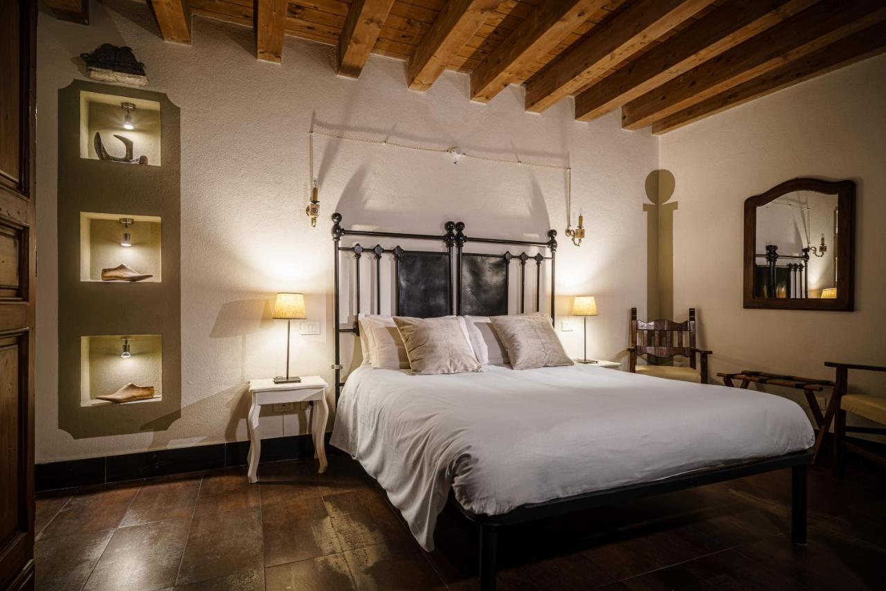 Deluxe Double Room Bath