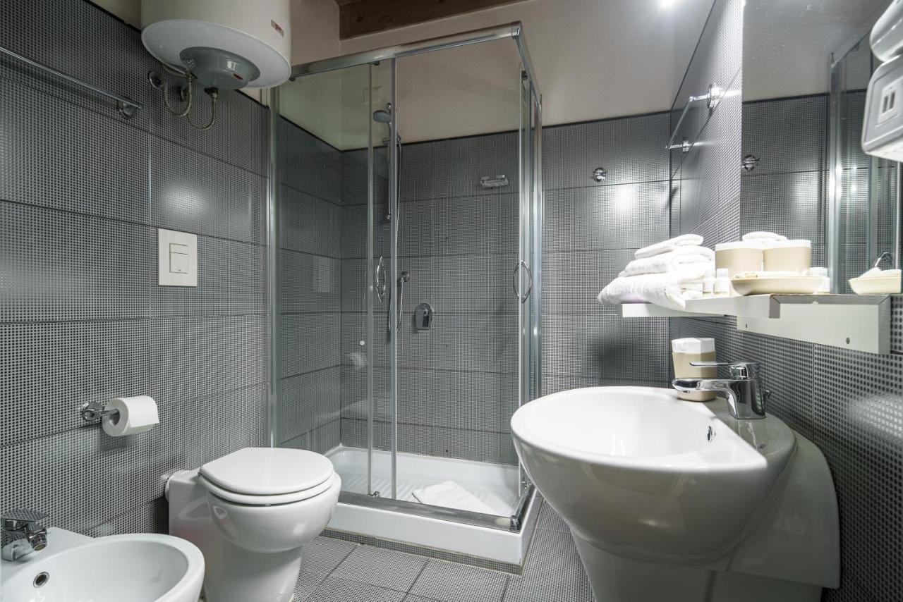 Deluxe Double Room Bath