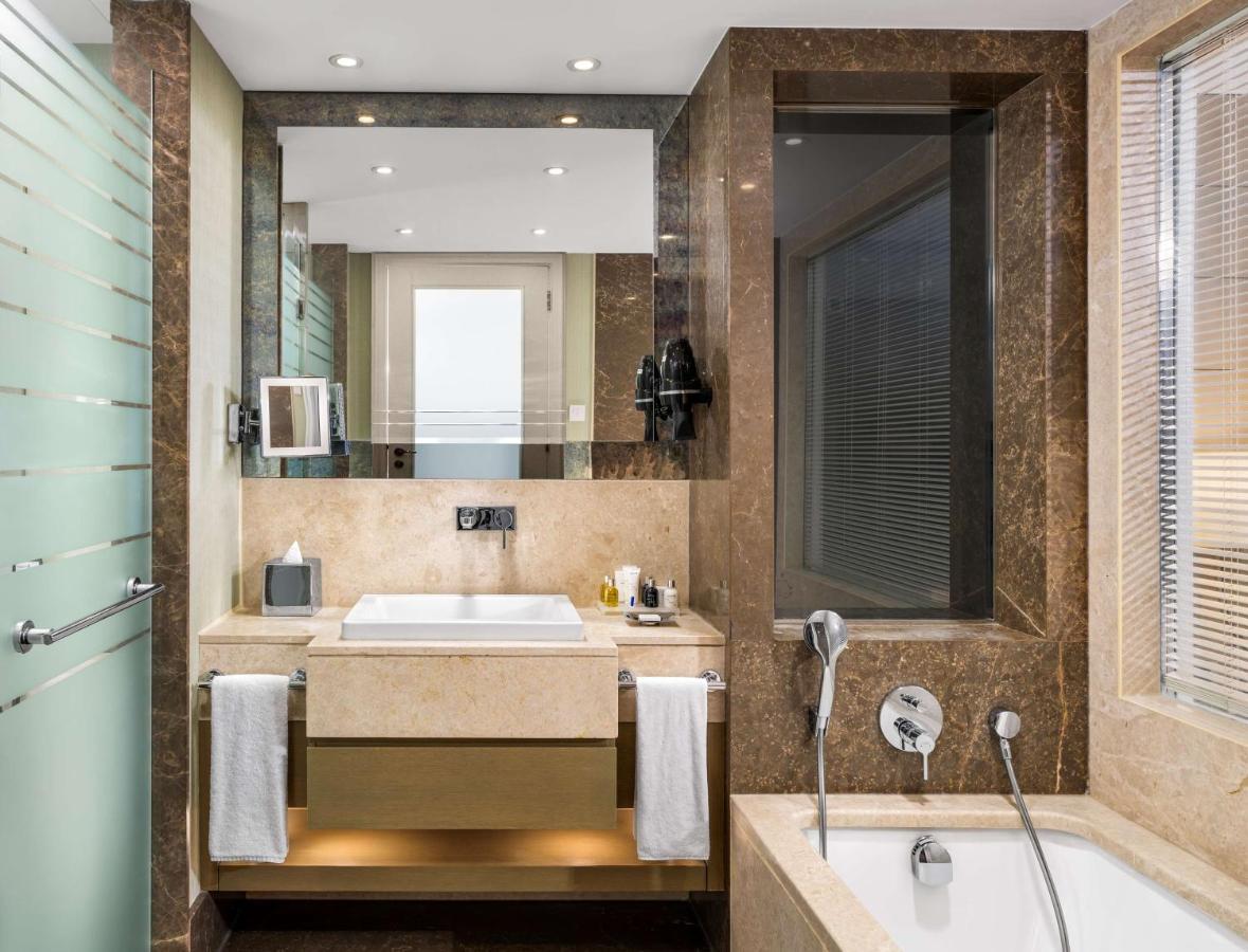 Chambre Exécutive avec Accès au Salon - Vue sur Ville
