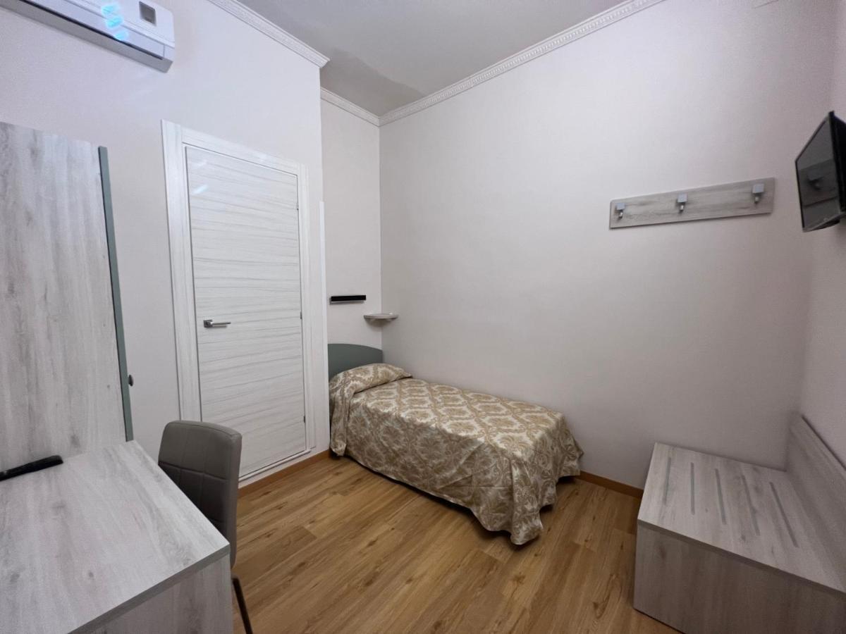 Single Room,1377761549:JPEG