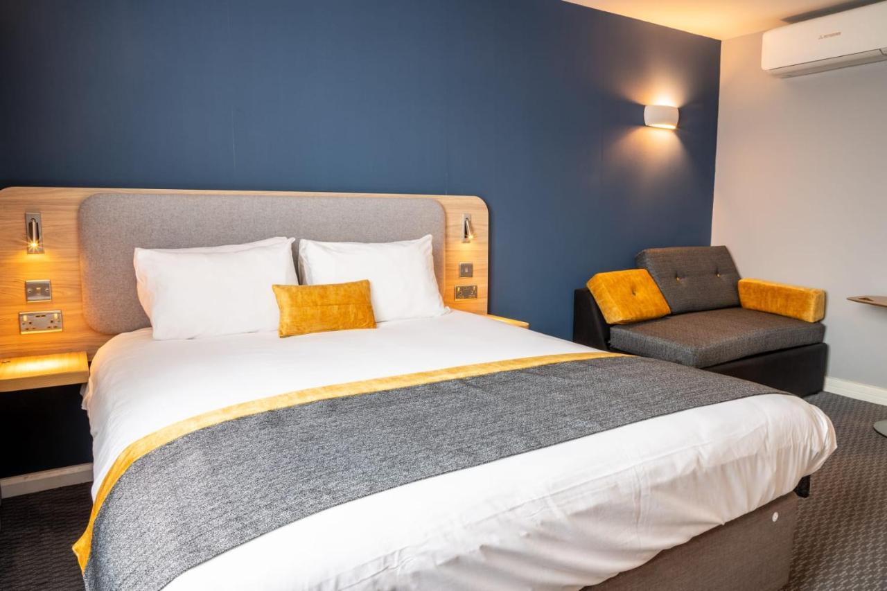 Double Room with Sofa Bed,1396070576:JPEG