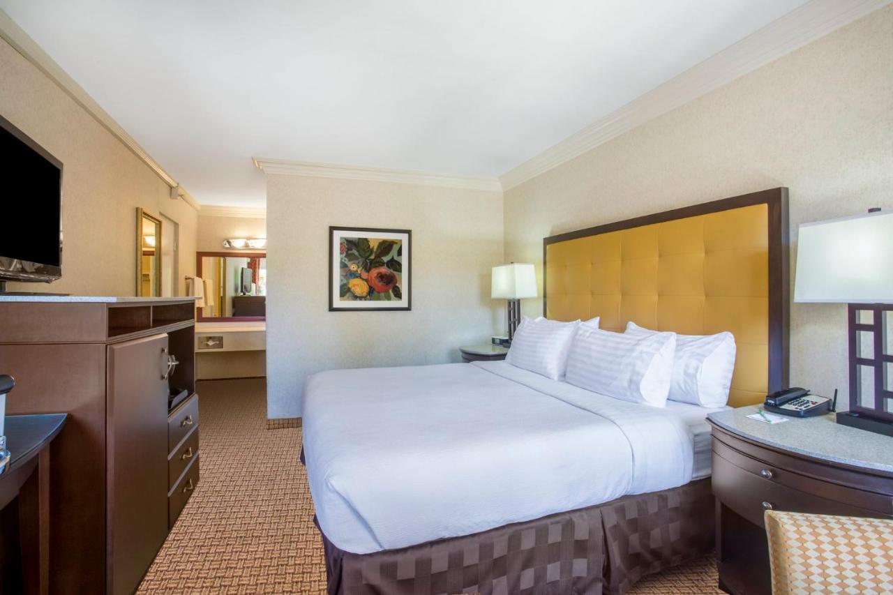 Standard King Room [South Building],1341840581:JPEG