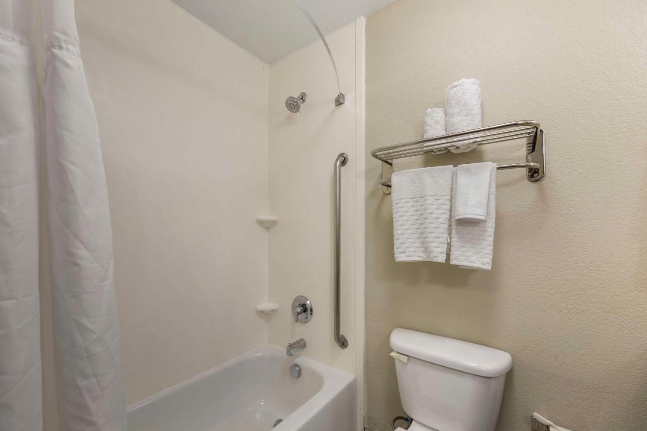 Queen Room Two Queen Beds Disability Access or Non-Smoking