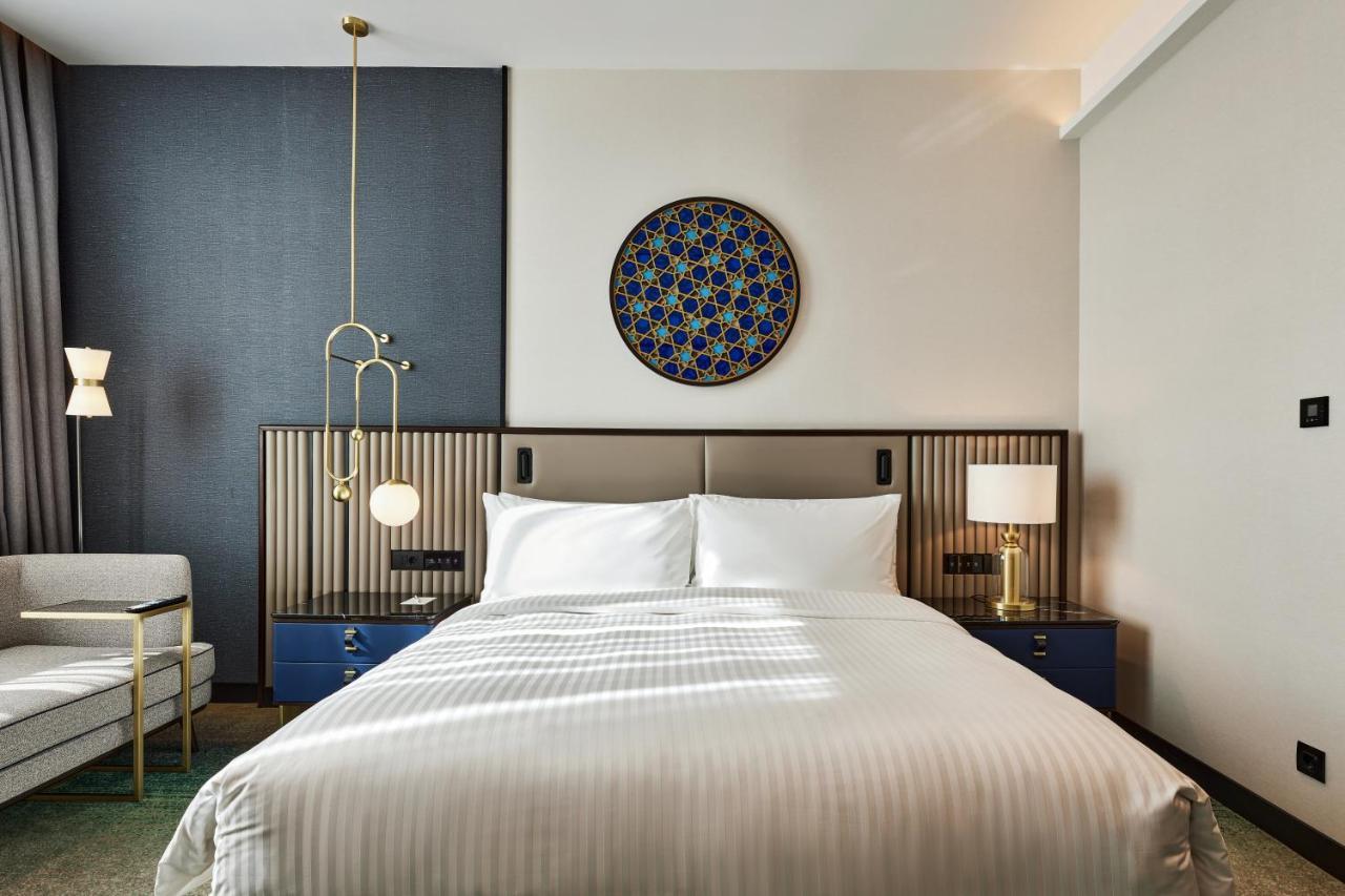 Classic King Room with Amir Temur Square View