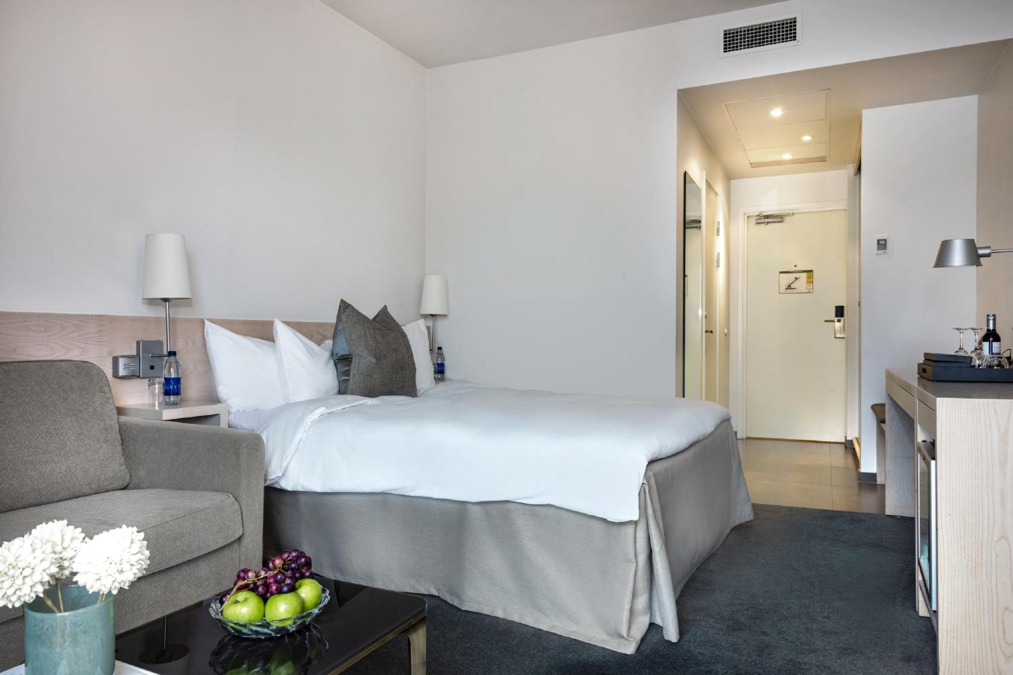 Superior Queen,1434108781:JPEG