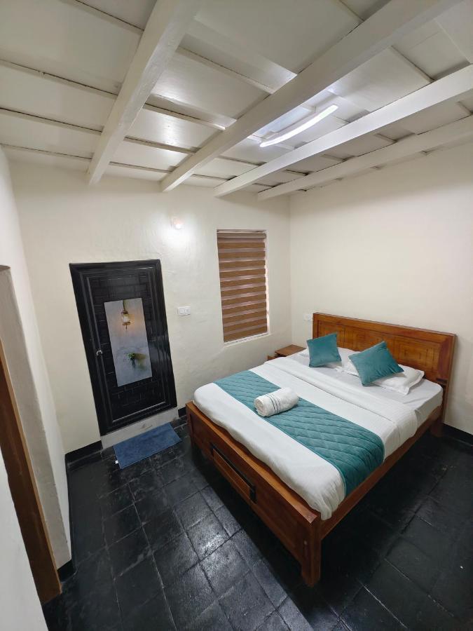 Family Room,1469757764:JPEG