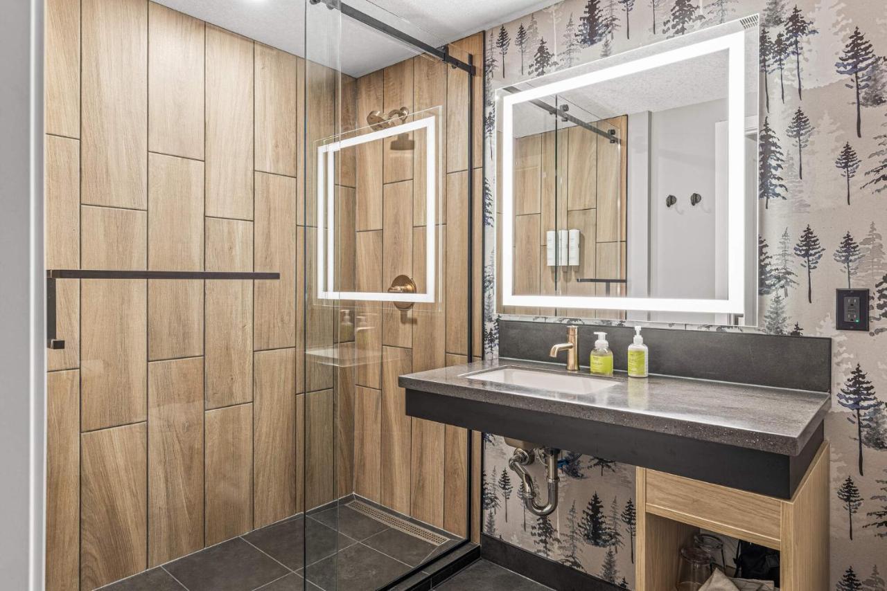 Queen Room Spa Not Not Pet Friendly