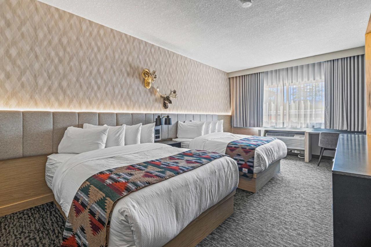 Queen Room with Two Queen Beds and View (Spa Not Included, Not Pet Friendly)