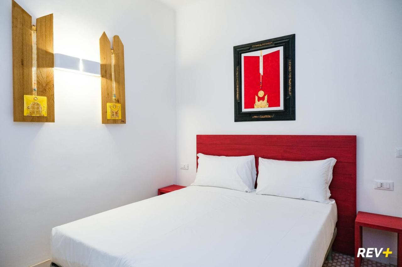 Camera Tripla
