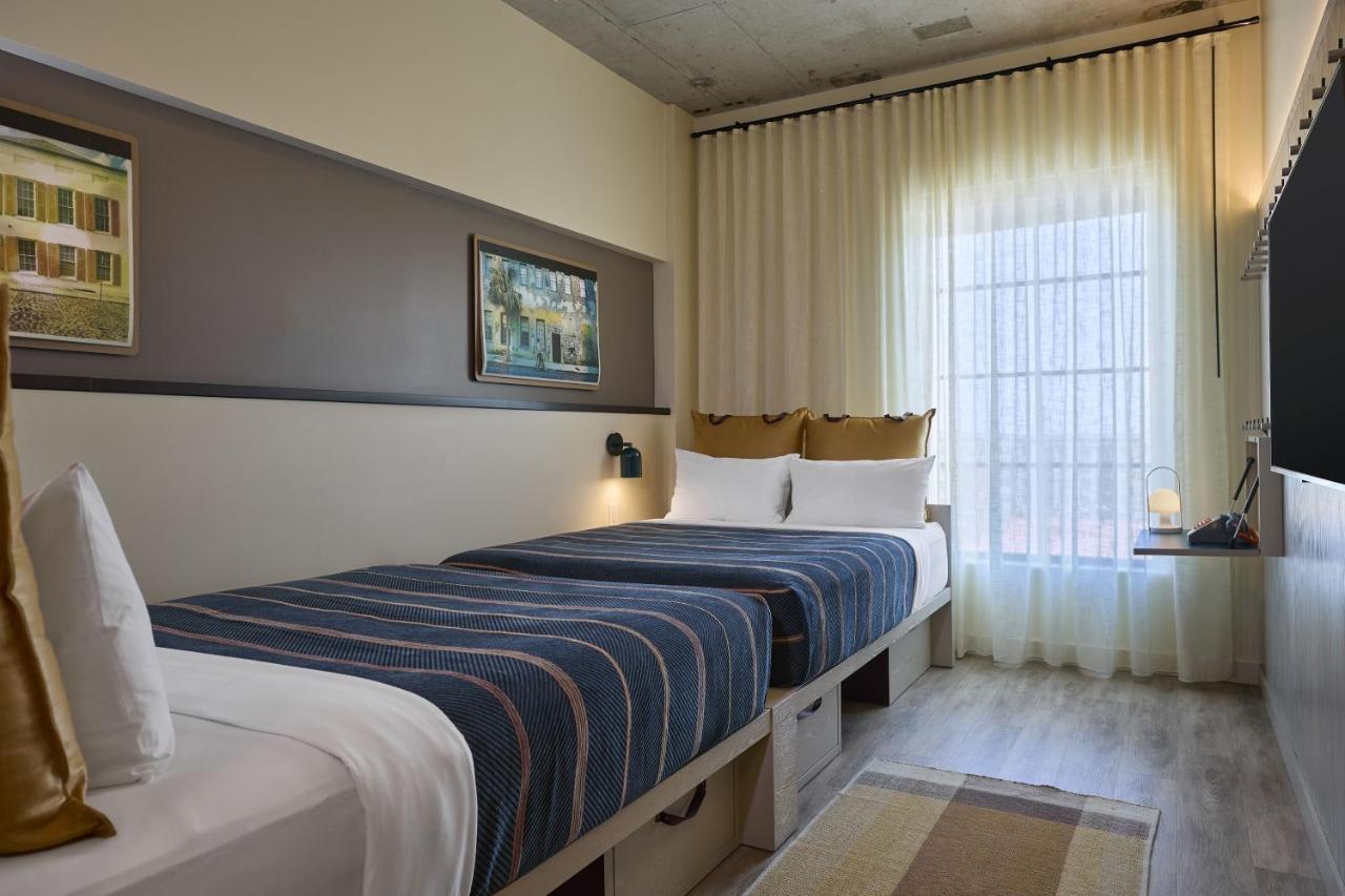 Queen Room with Two Queen Beds and Roll-In Shower - Mobility Access/Hearing Accessible,1480971779:JPEG