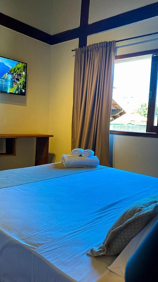 Triple Room with Pool View,1487873857:JPEG