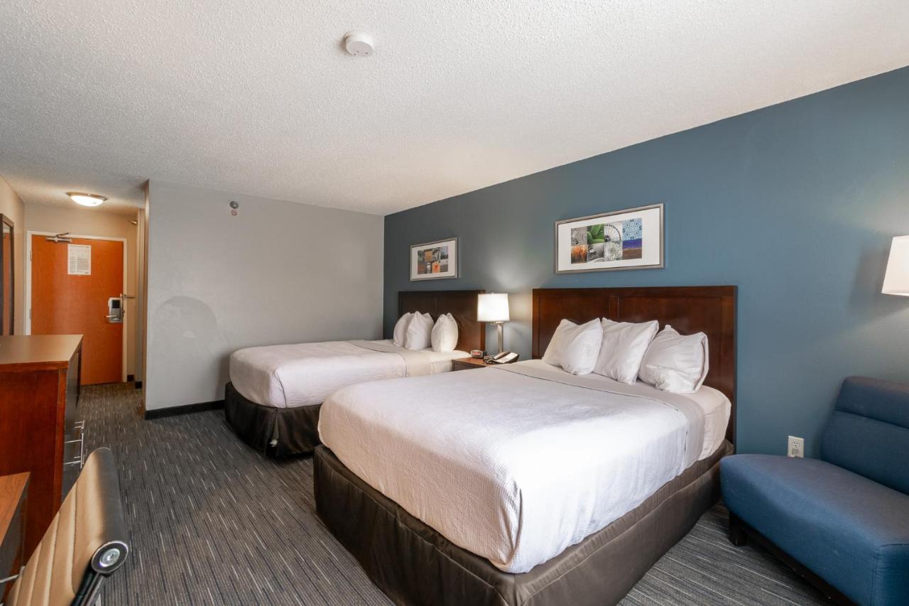 Queen Room with Two Queen Beds - Non-Smoking,1705939555:JPEG