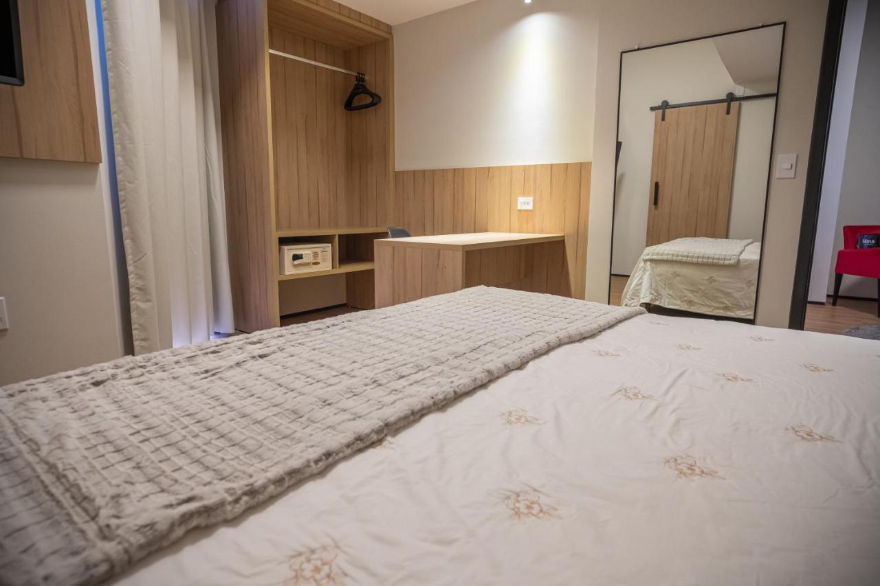 Executive Suite,1498728241:JPEG