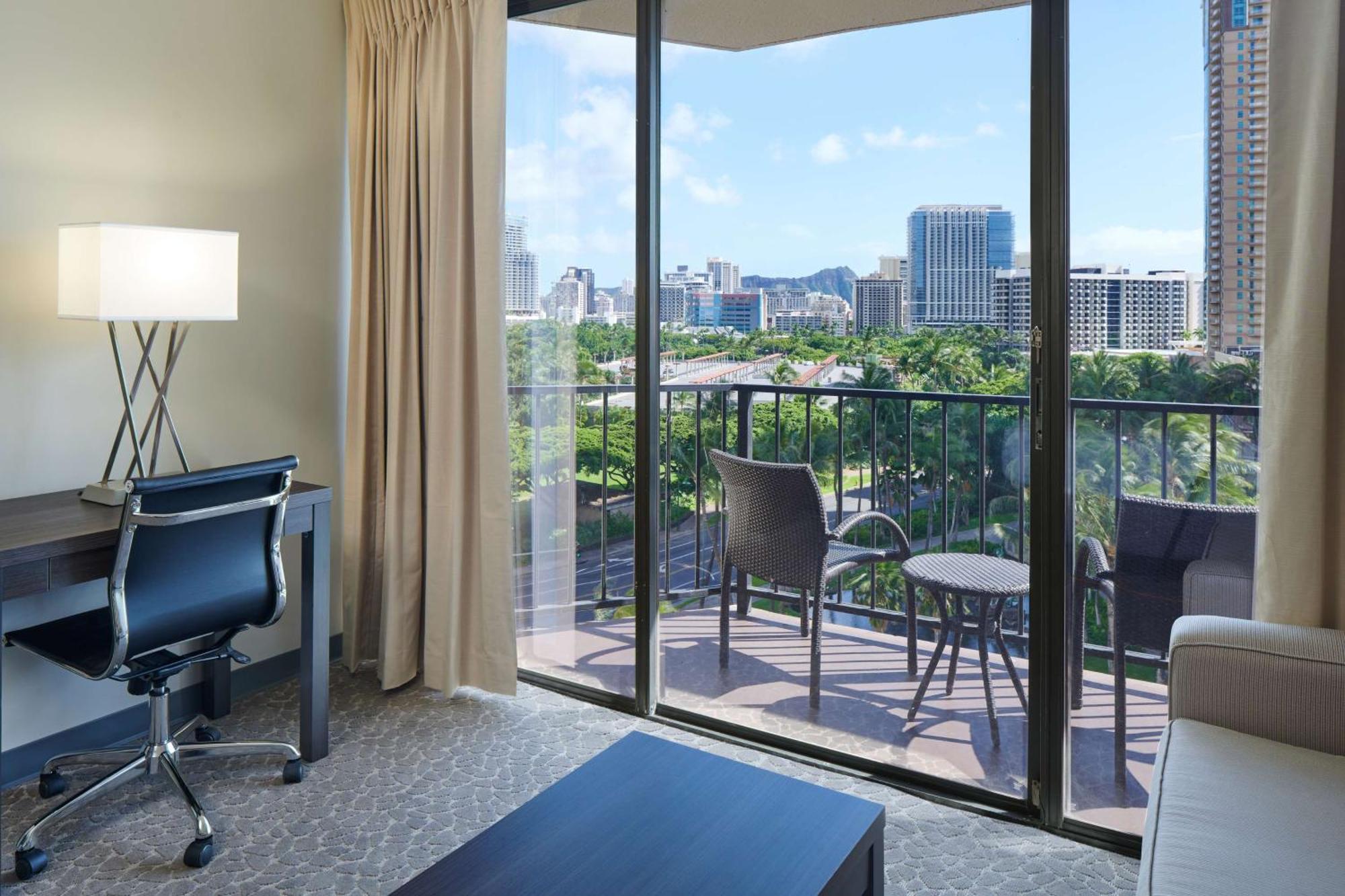 Diamond Head View Room
