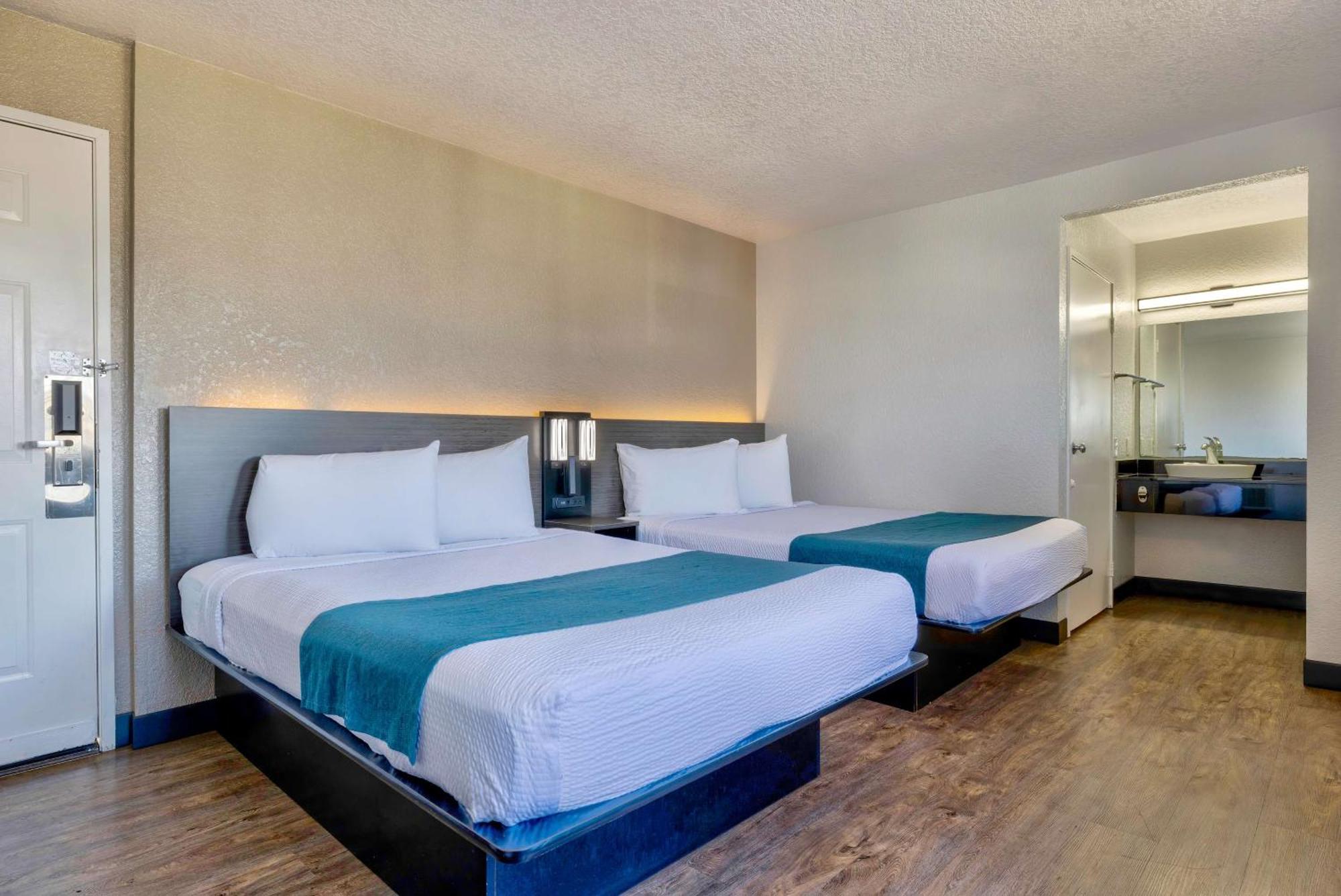 Quadruple Room,1499139097:JPEG