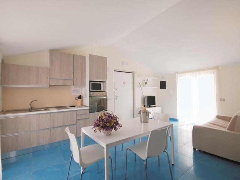 Three-Bedroom Apartment,1499344372:JPEG