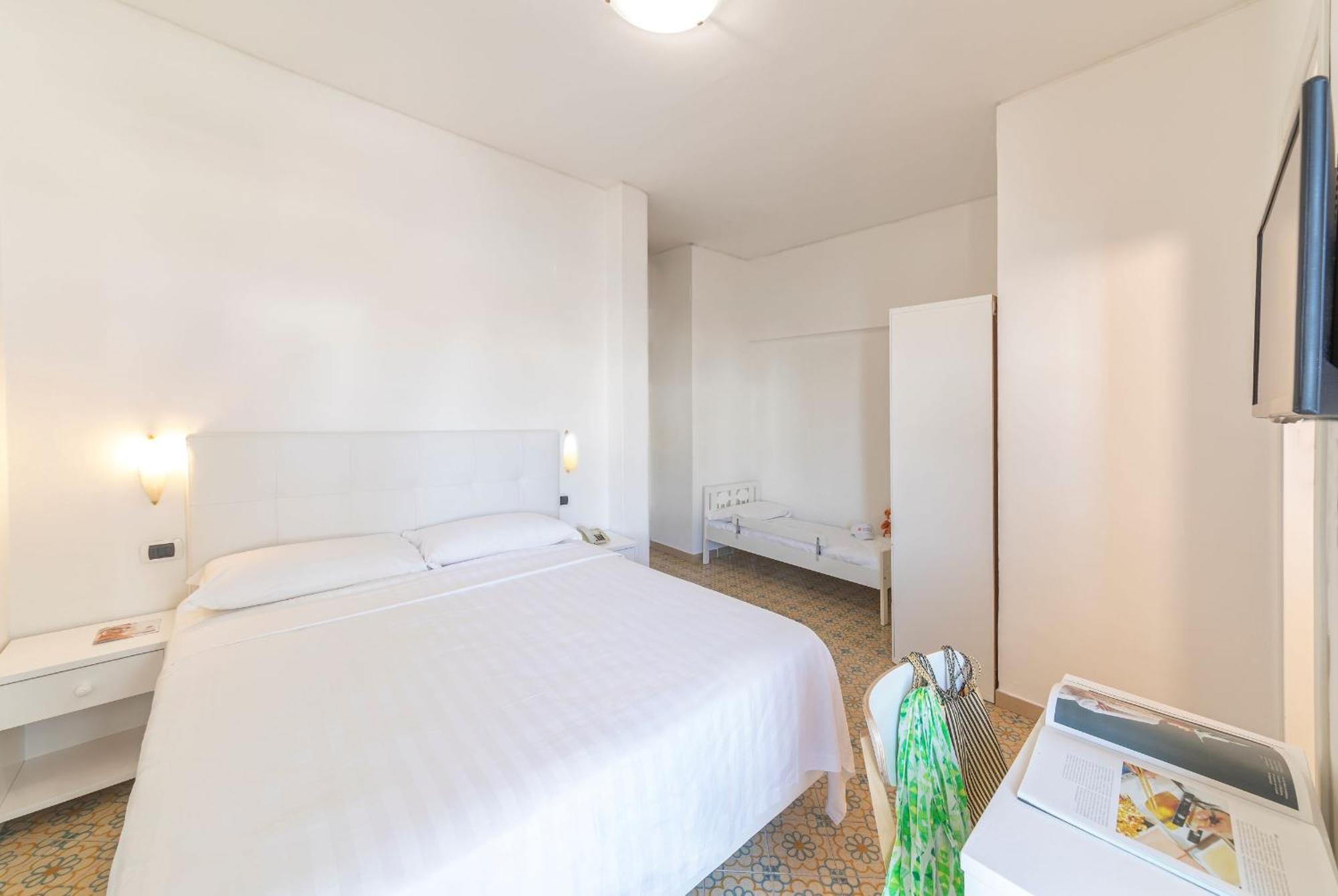 Triple Room with Balcony,1526050690:JPEG