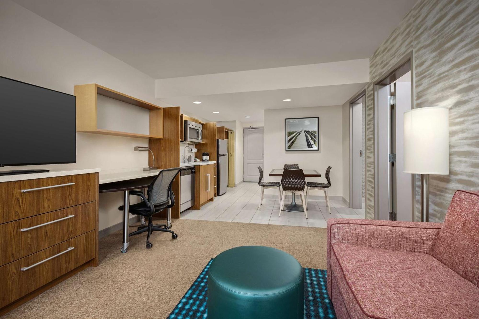 One-Bedroom King Suite Non-Smoking