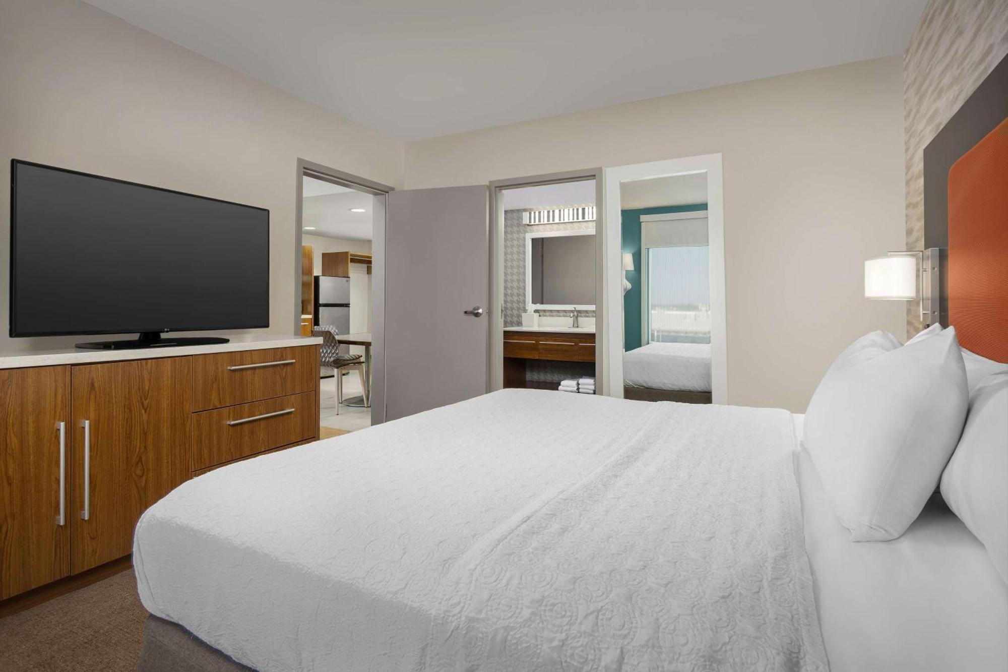 One-Bedroom King Suite Non-Smoking