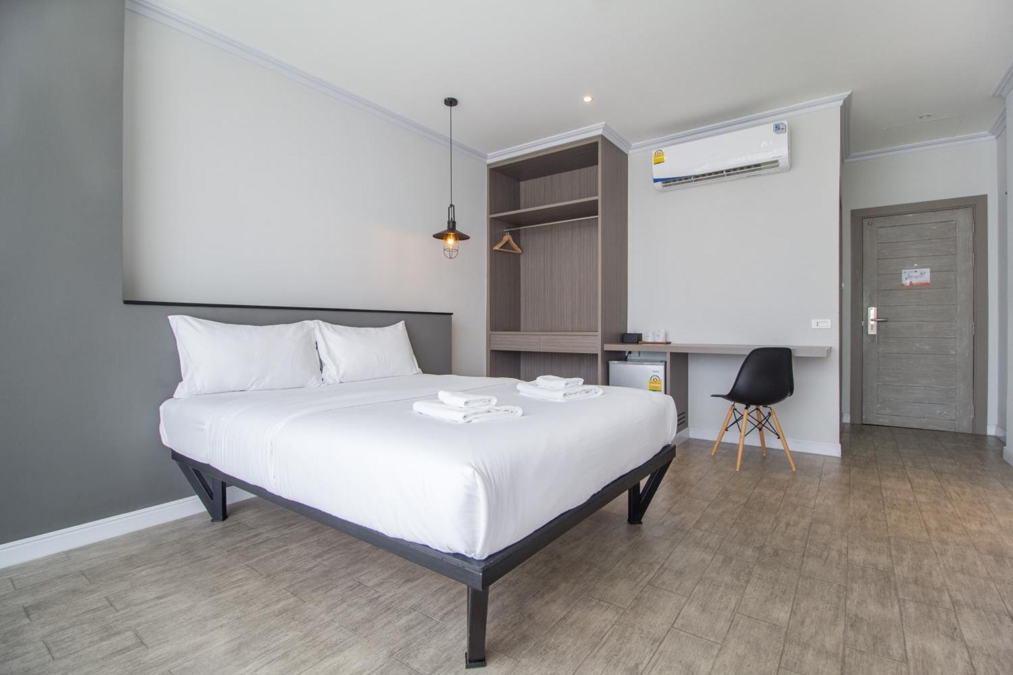 Queen Room,1511649490:JPEG
