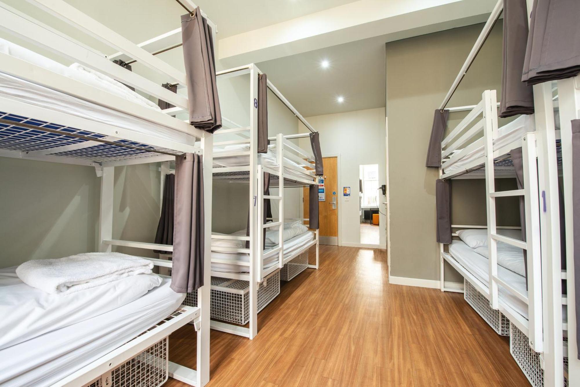 Bed 8-Bed Dormitory Room,1516369297:JPEG