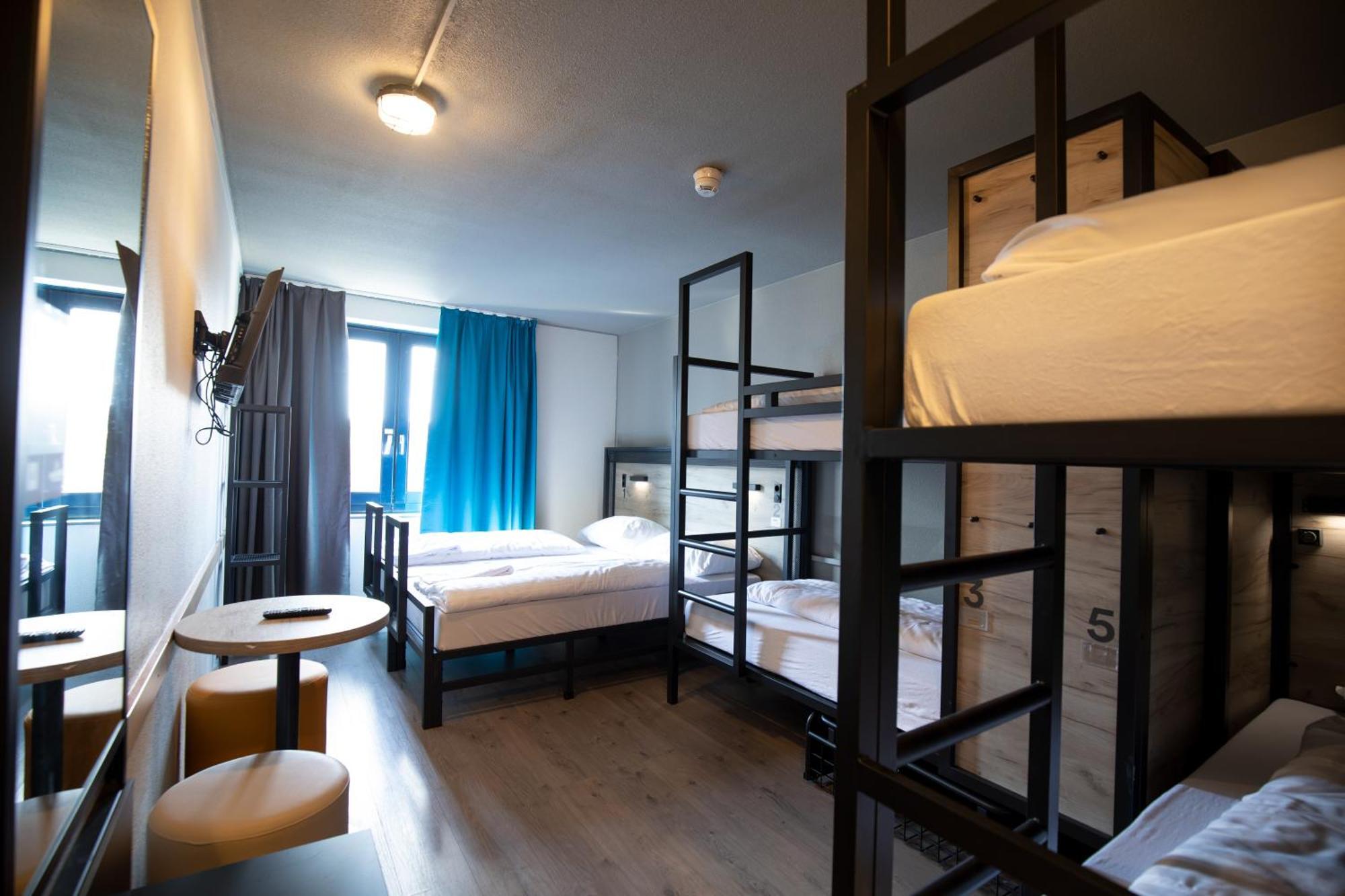 Six-Bed Room,1706104954:JPEG