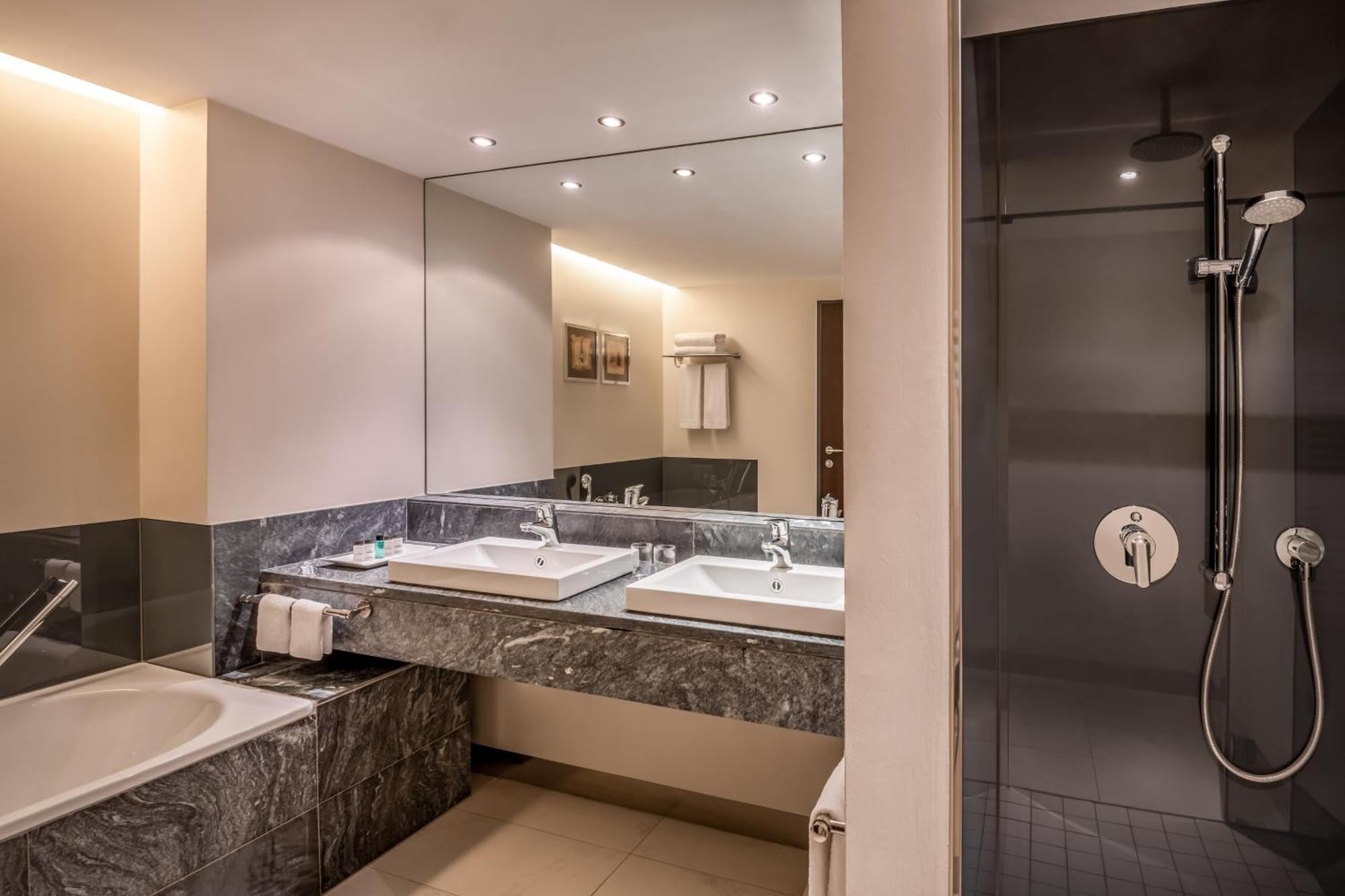 Sky Suite with garden view & Lounge Access,1516451146:JPEG