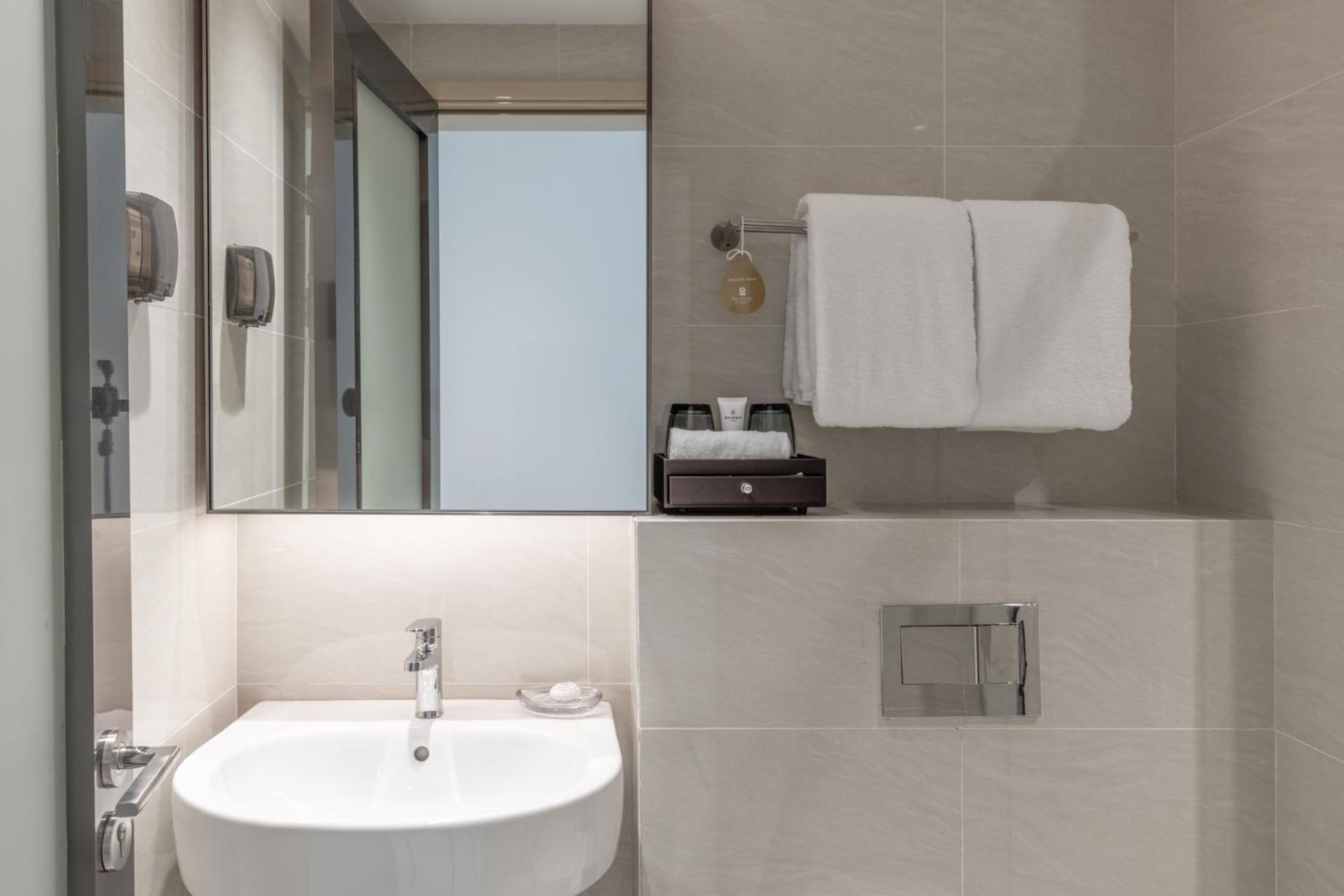 Two Bedroom Suite King Twin,1733278676:JPEG