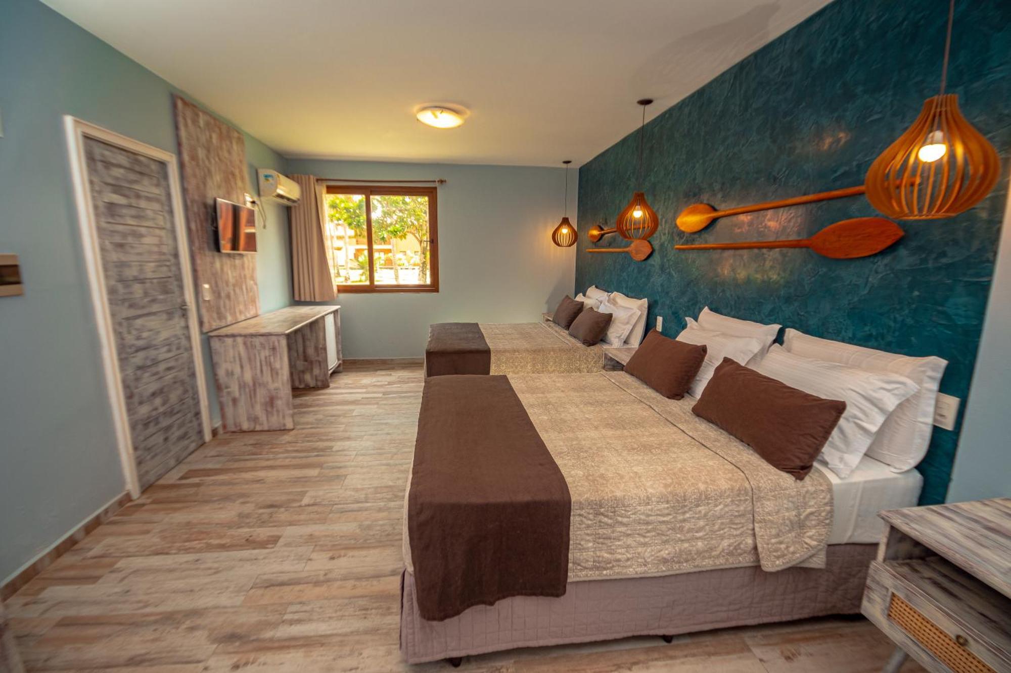 Superior Family Room,1626355735:JPEG