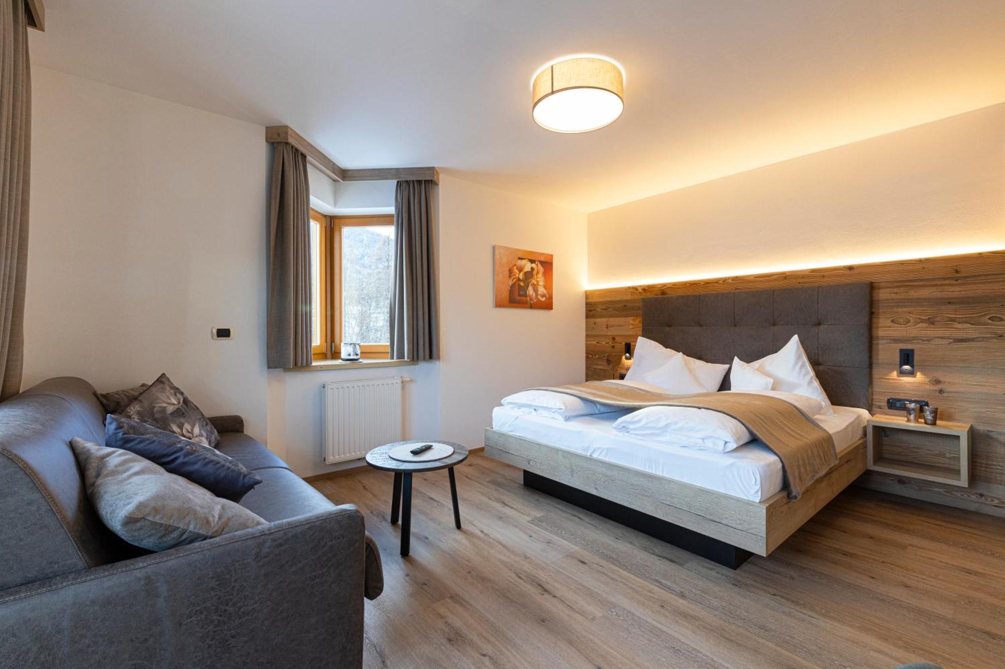 Double Room,1537209130:JPEG