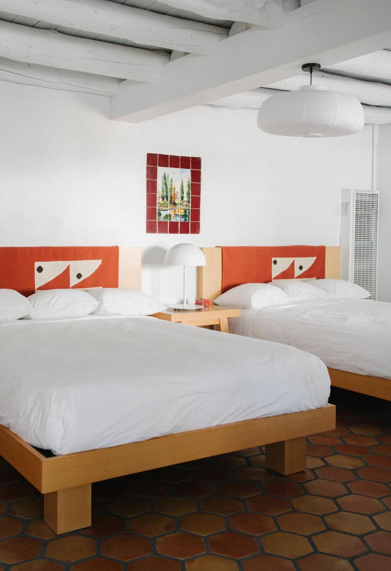 Standaard Kamer met 2 Queensize Bedden