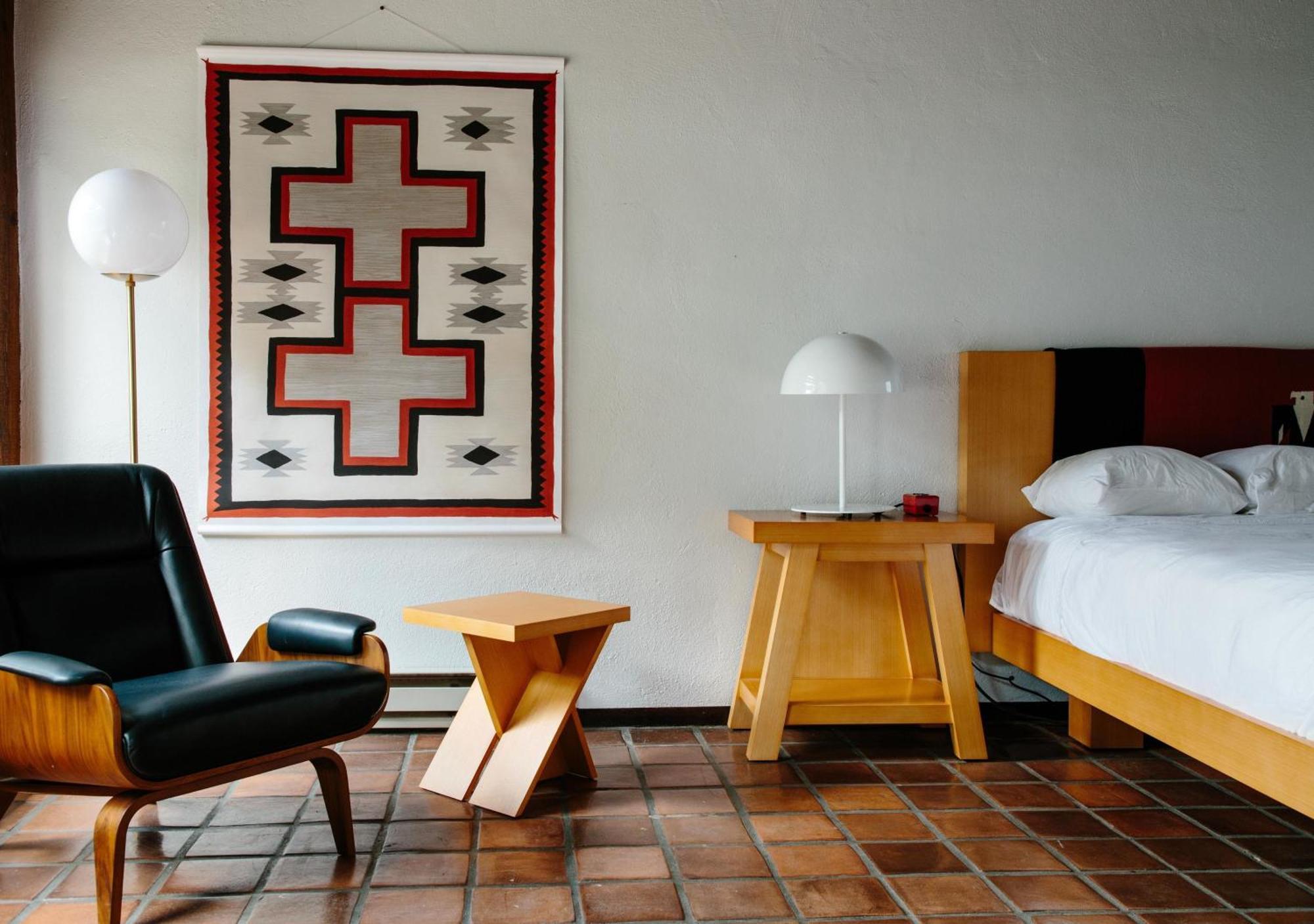 Kamer met Kingsize Bed en Patio