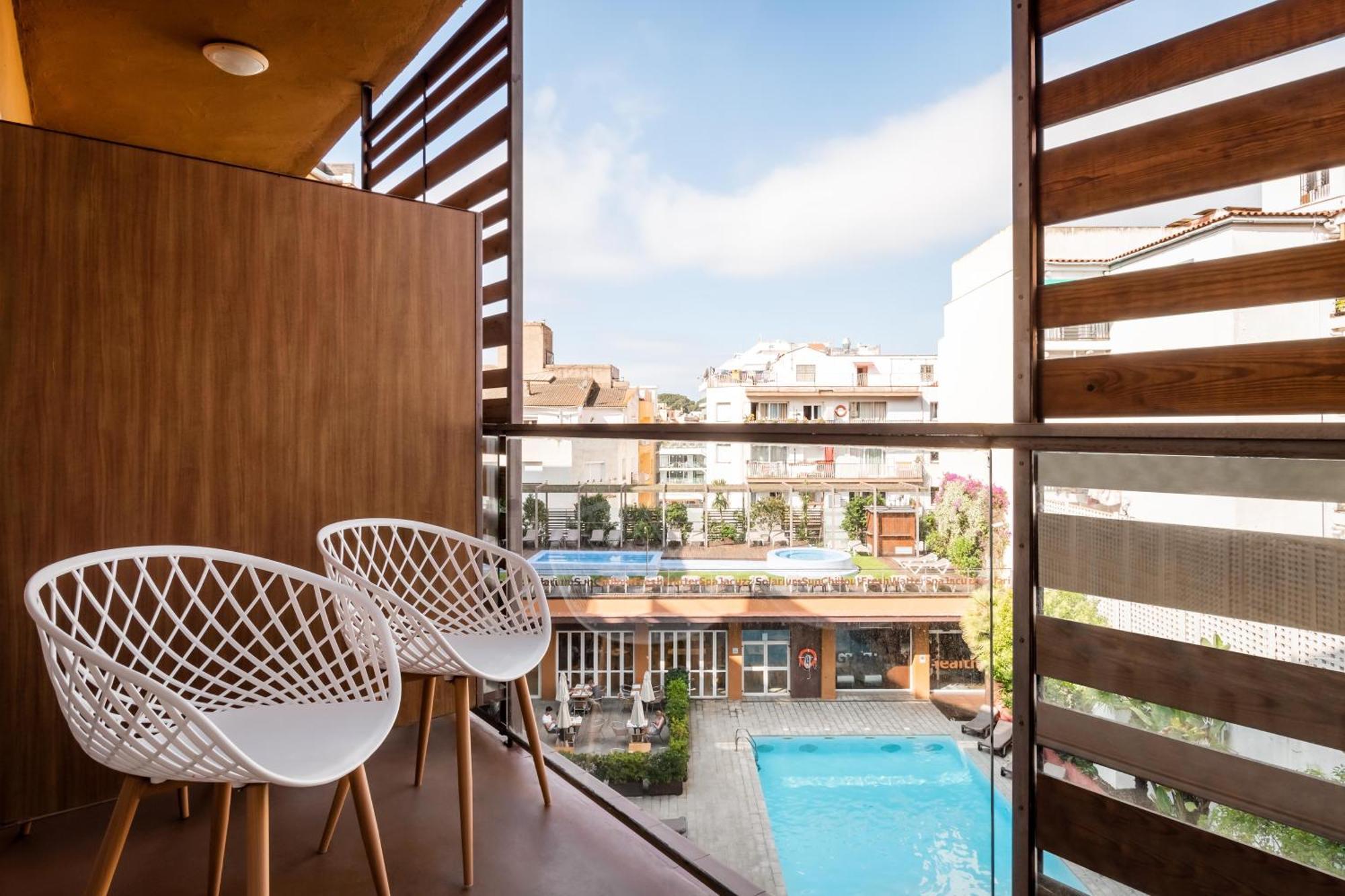 Double Room Pool View