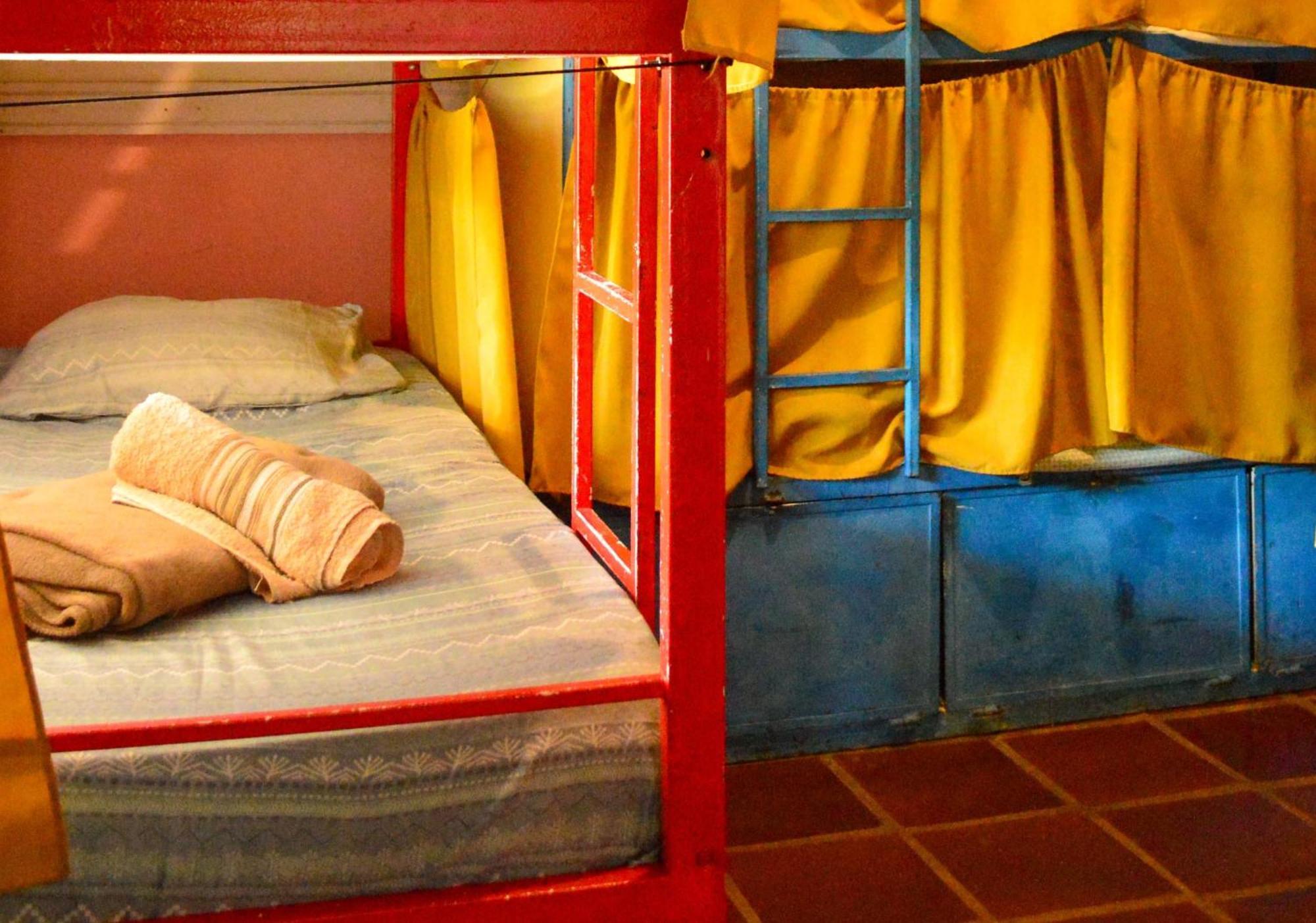 Cama em Dormitório Misto com 10 Camas