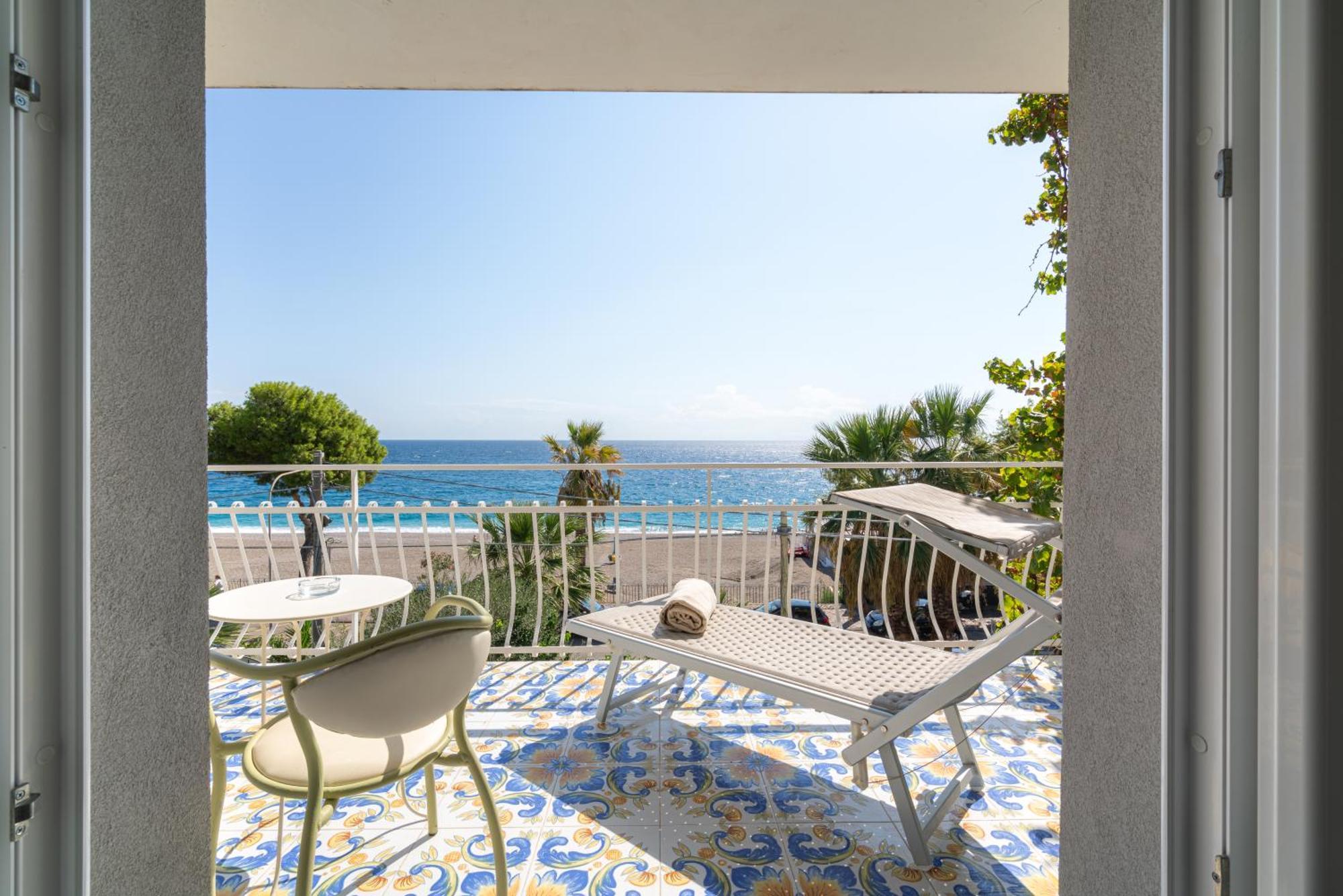 Deluxe Double or Twin Room with Sea View,1546370236:JPEG