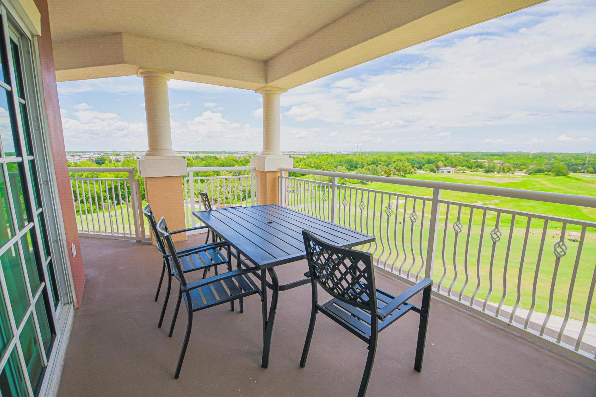 One-Bedroom Suite - Main Tower/Water Park Access