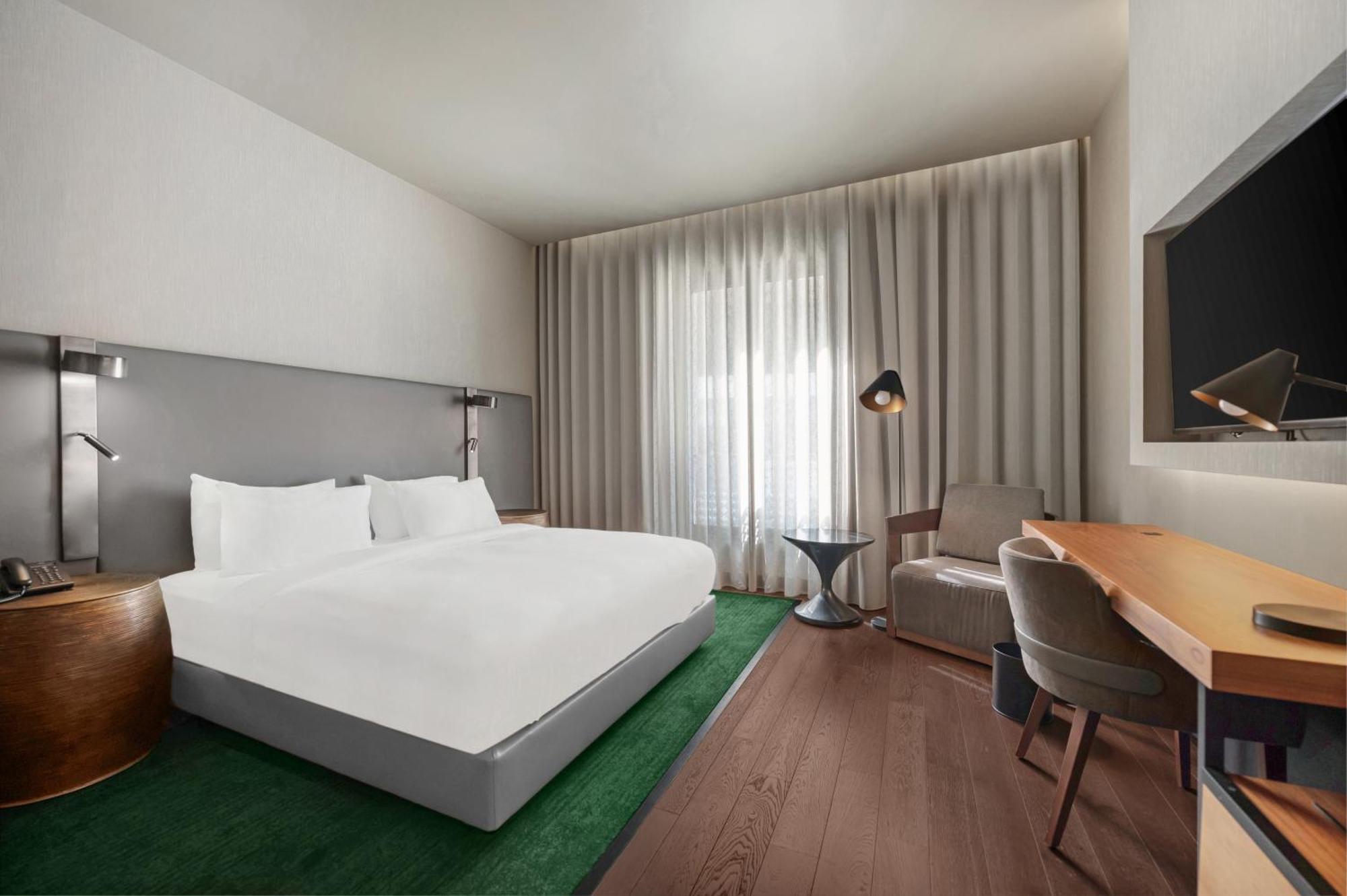 King Guest Room,1657223833:JPEG