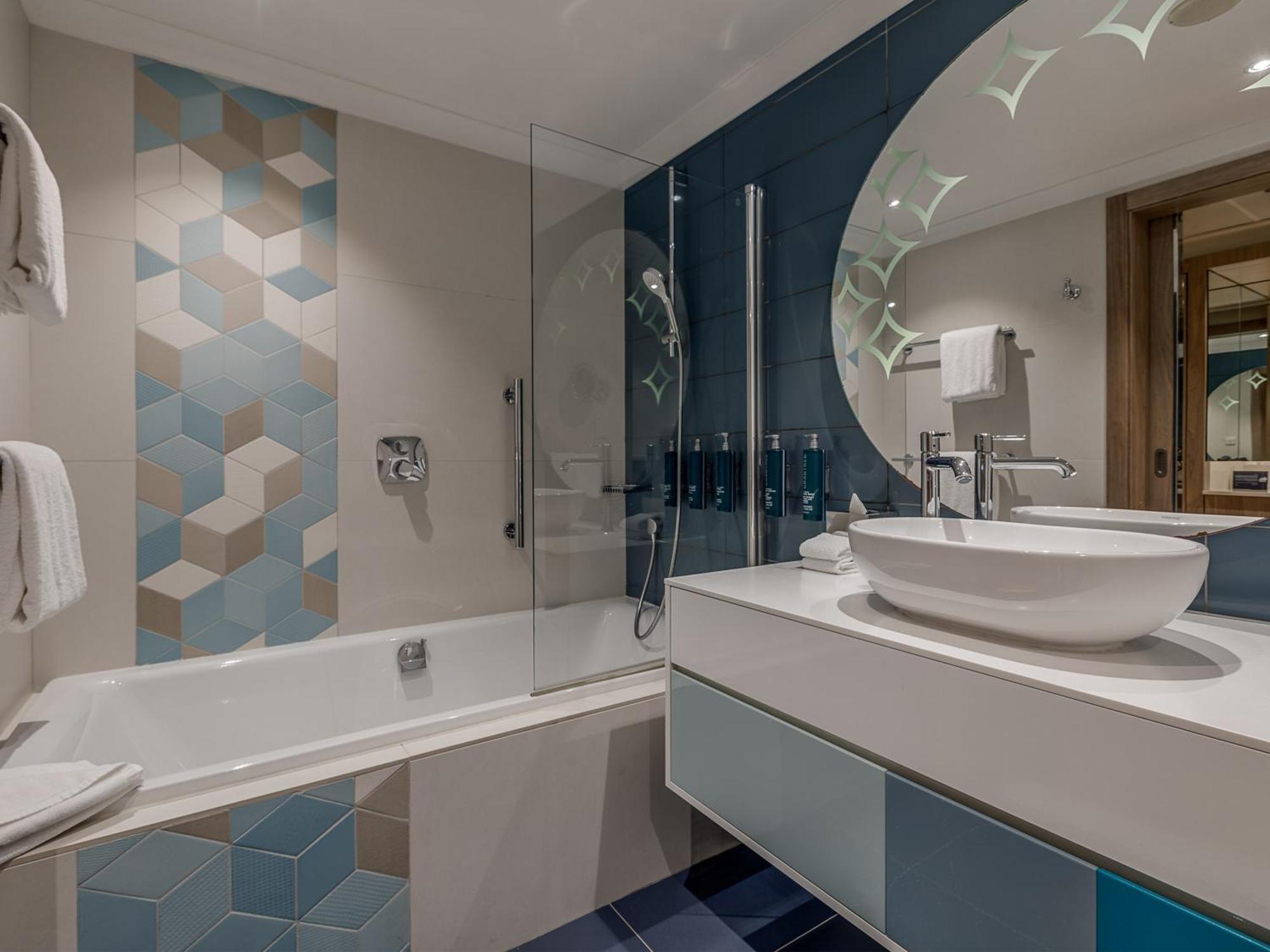 Deluxe King Room with Marina View,1657145040:JPEG