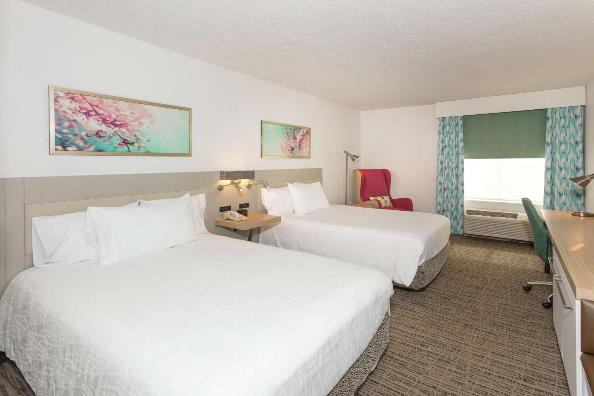 Queen Room with Two Queen Beds,1551382396:JPEG