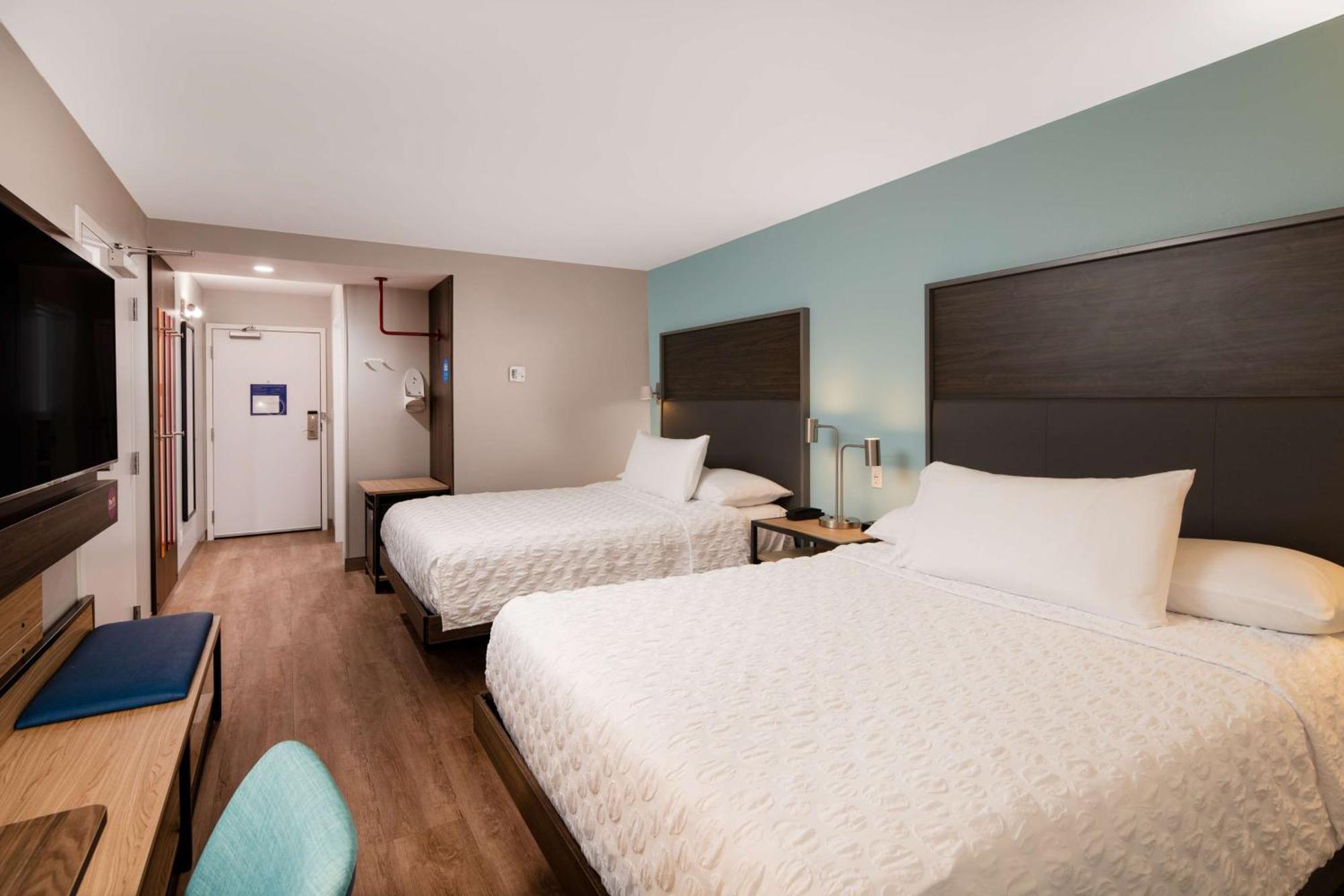 Queen Room Two Queen Beds