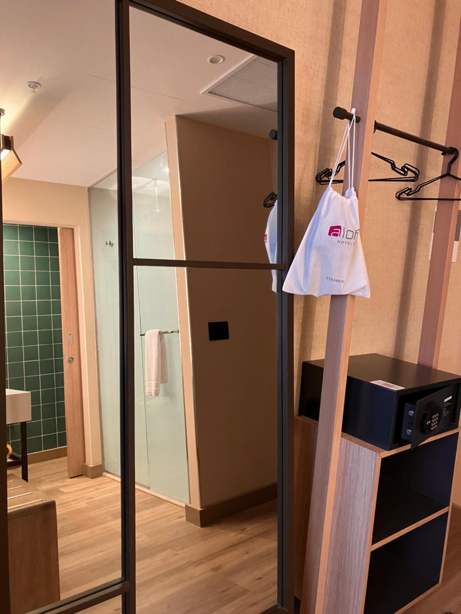 Aloft Guest room, 2 Queen
