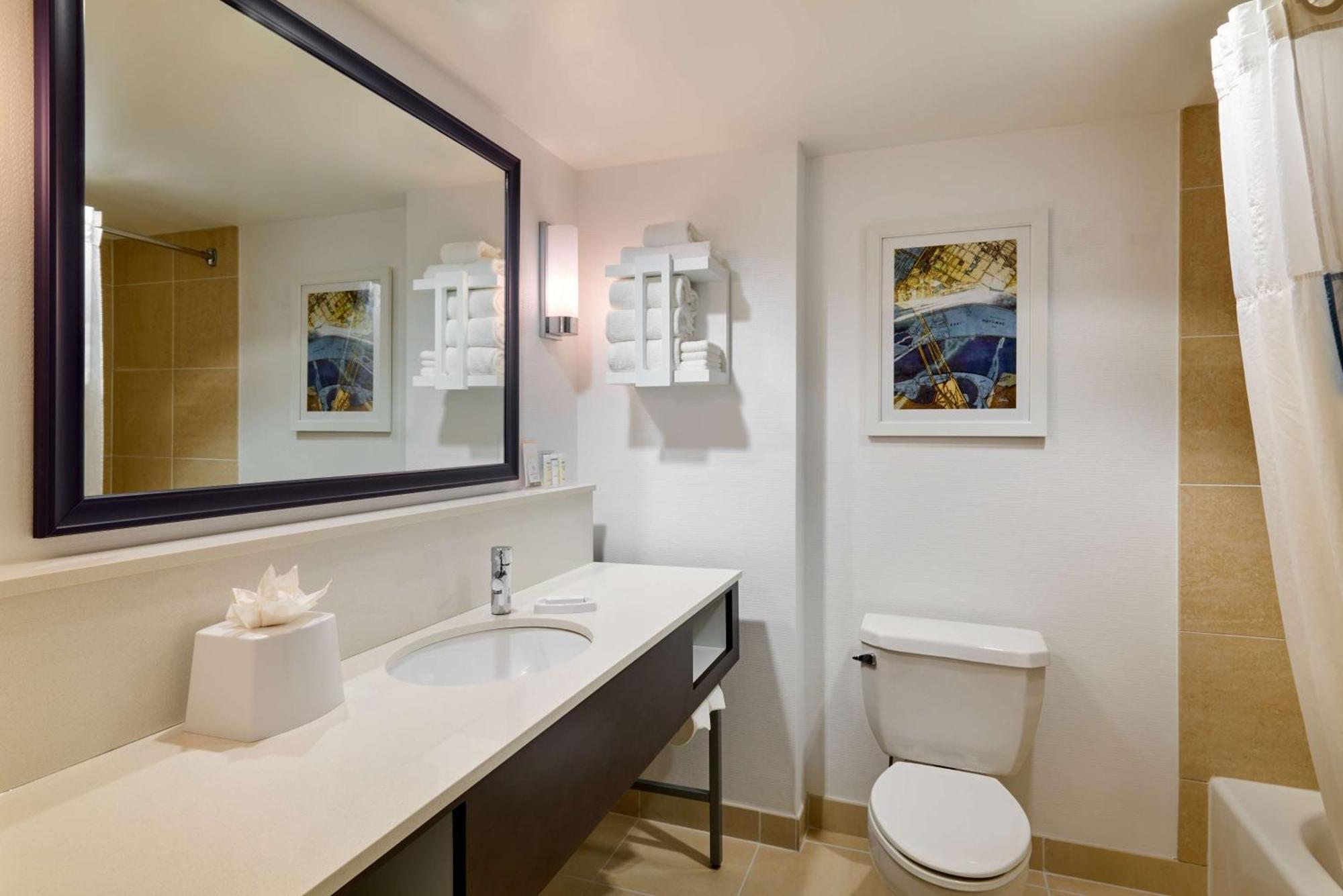 King Room with King Bed - Non-Smoking,1552155790:JPEG