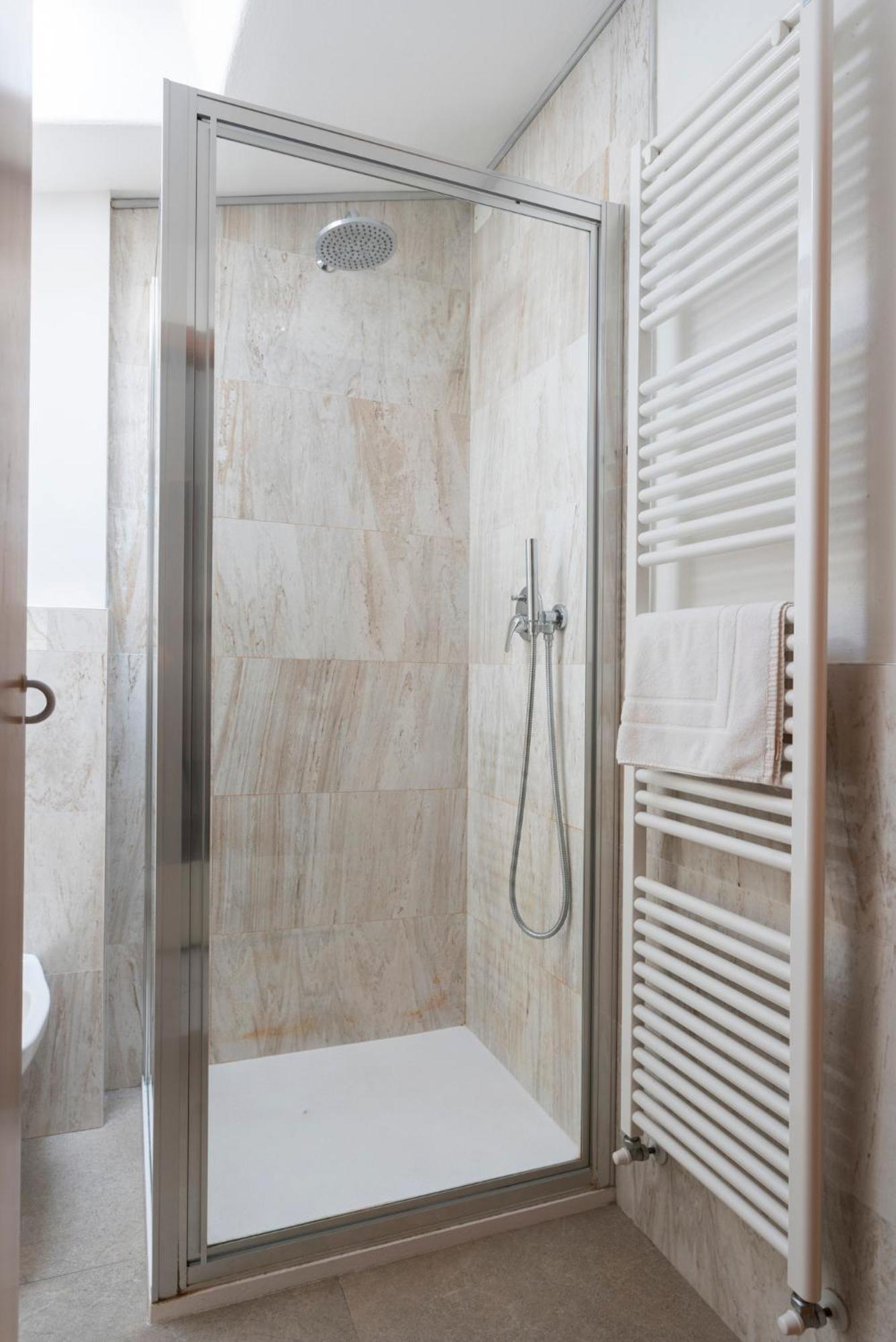 Family Room Private Bathroom