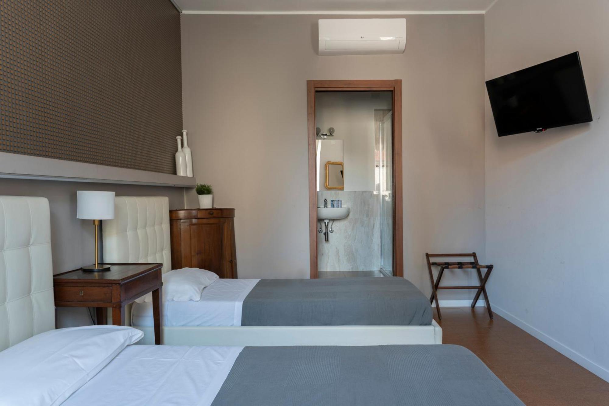 Triple Room Private Bathroom