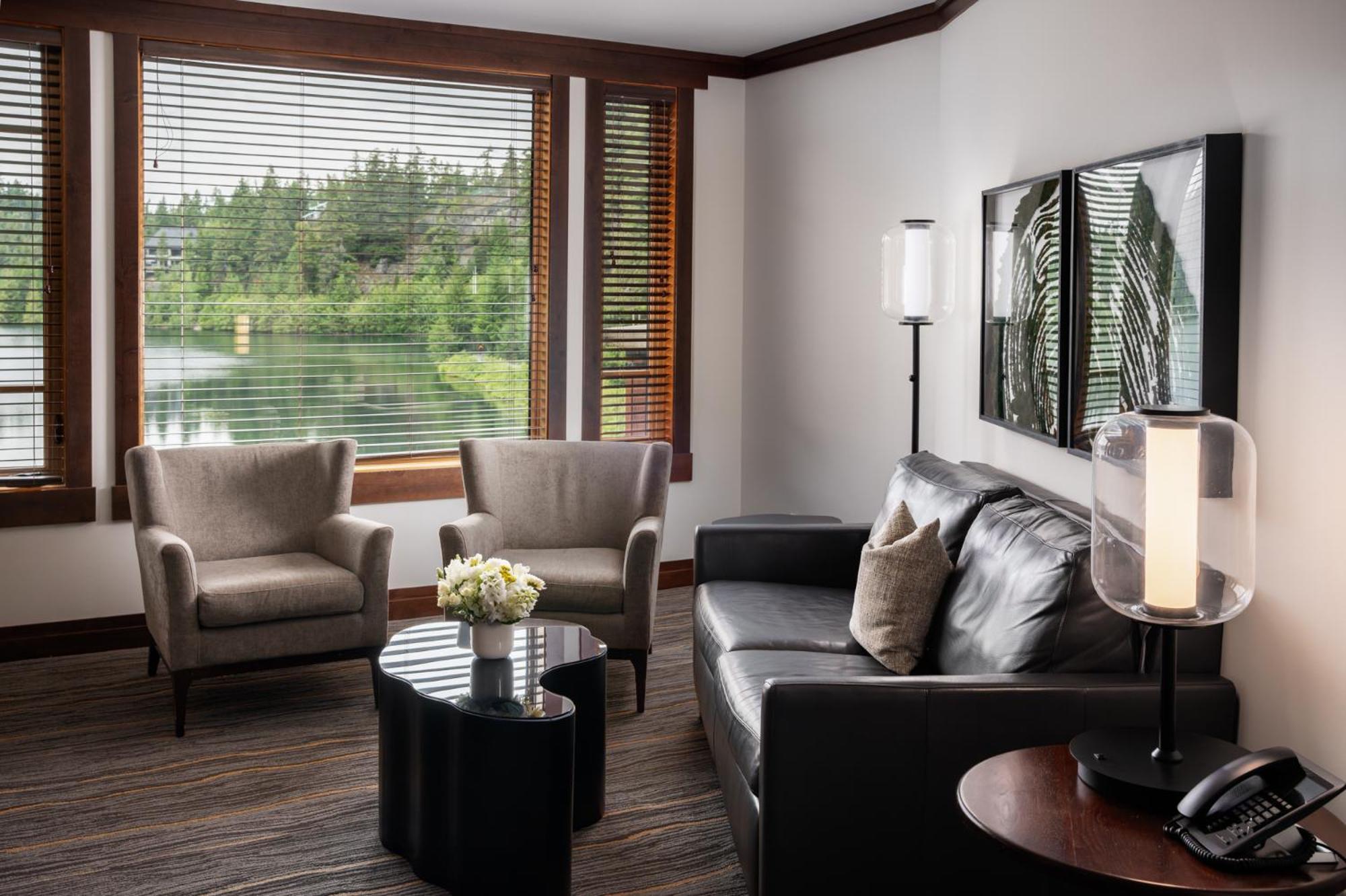 Suite met 1 Slaapkamer en Uitzicht op Meer