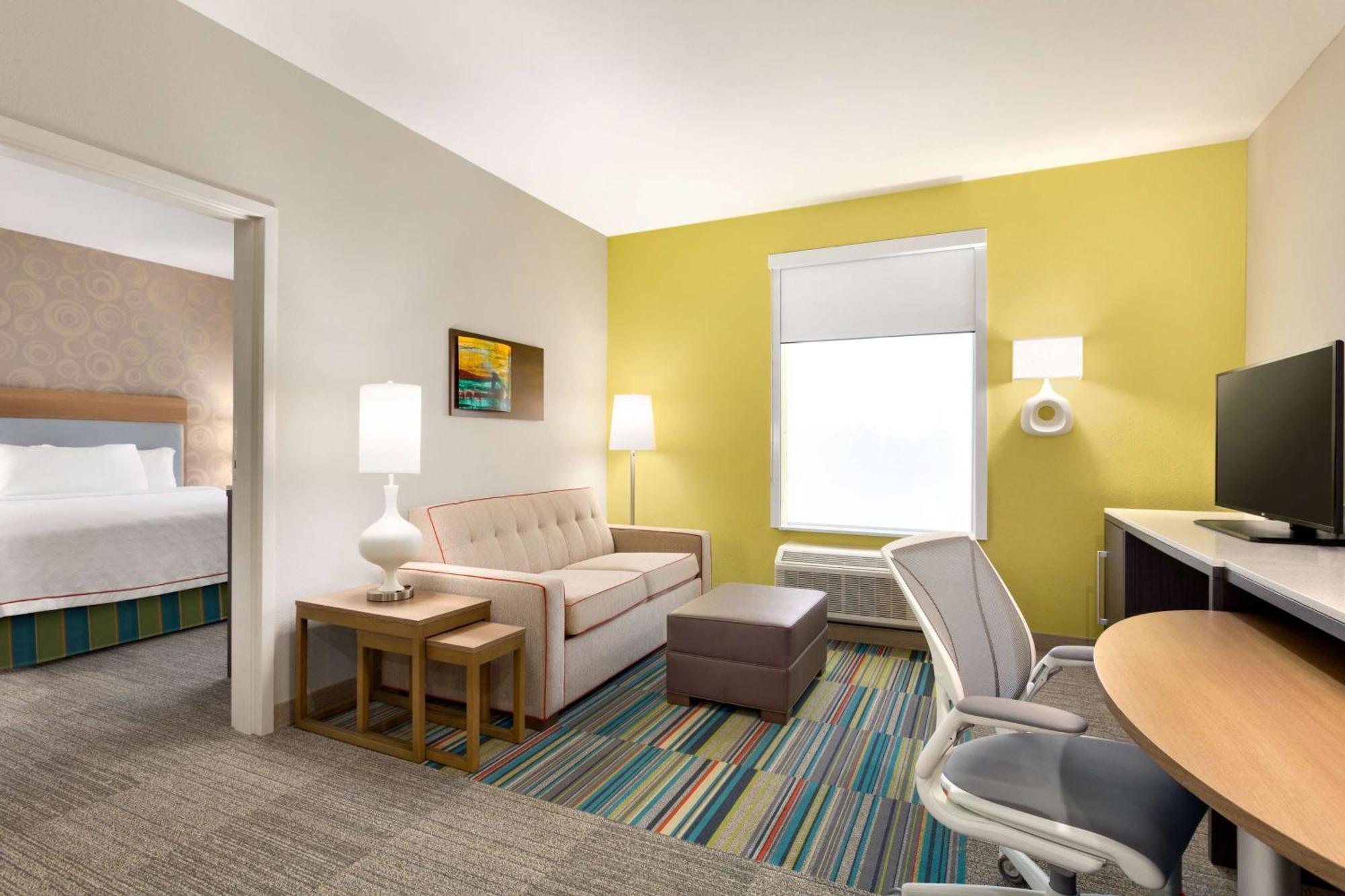 One-Bedroom King Suite - Non-Smoking,1557412363:JPEG
