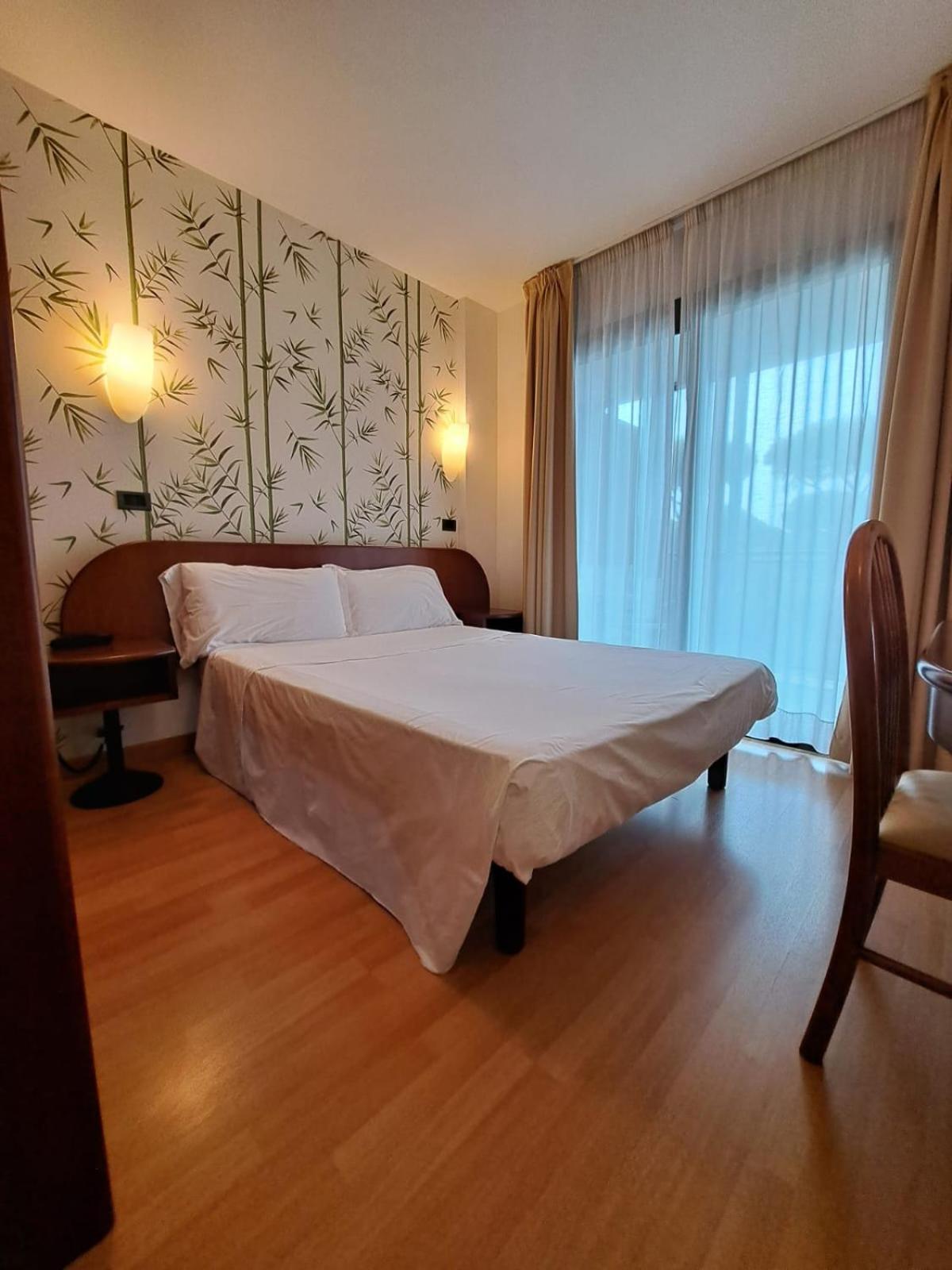 Small Double Room,1663737171:JPEG