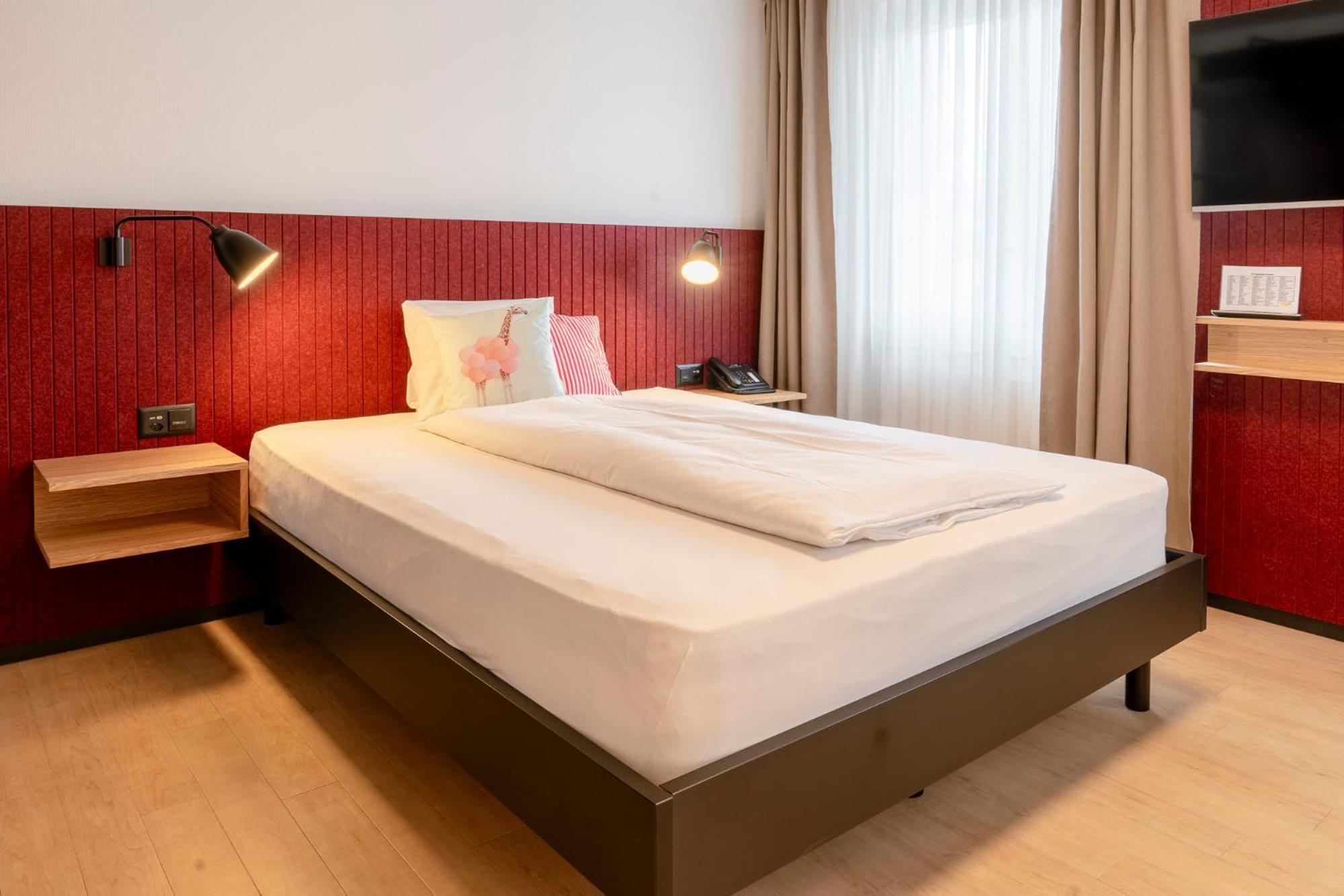 Economy Double Room,1566902822:JPEG